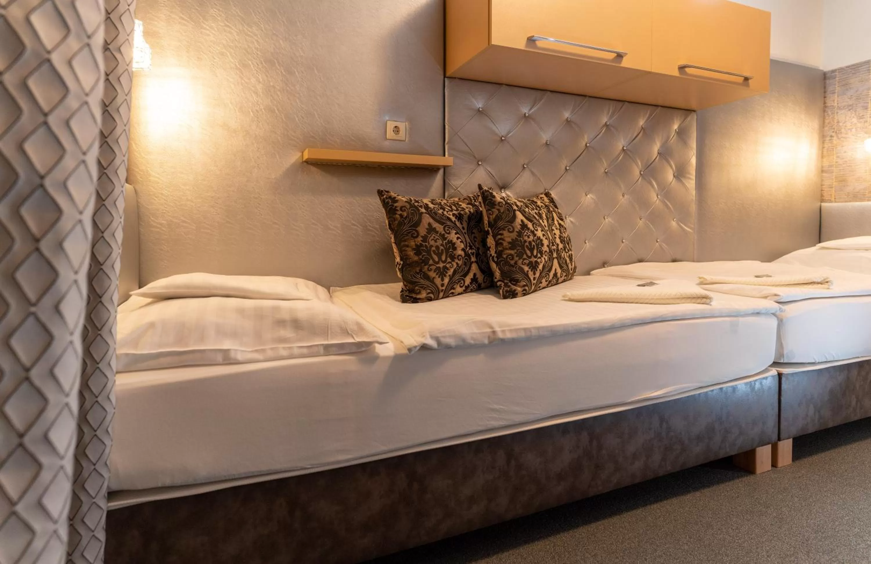 Photo of the whole room, Bed in Teátrum Boutique Hotel