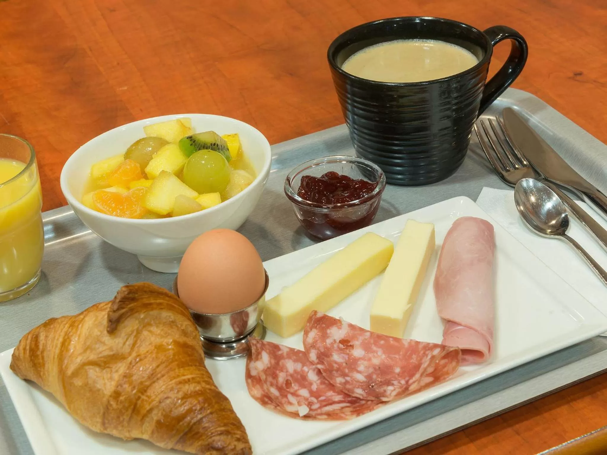 Continental breakfast in ibis Clichy Centre Mairie
