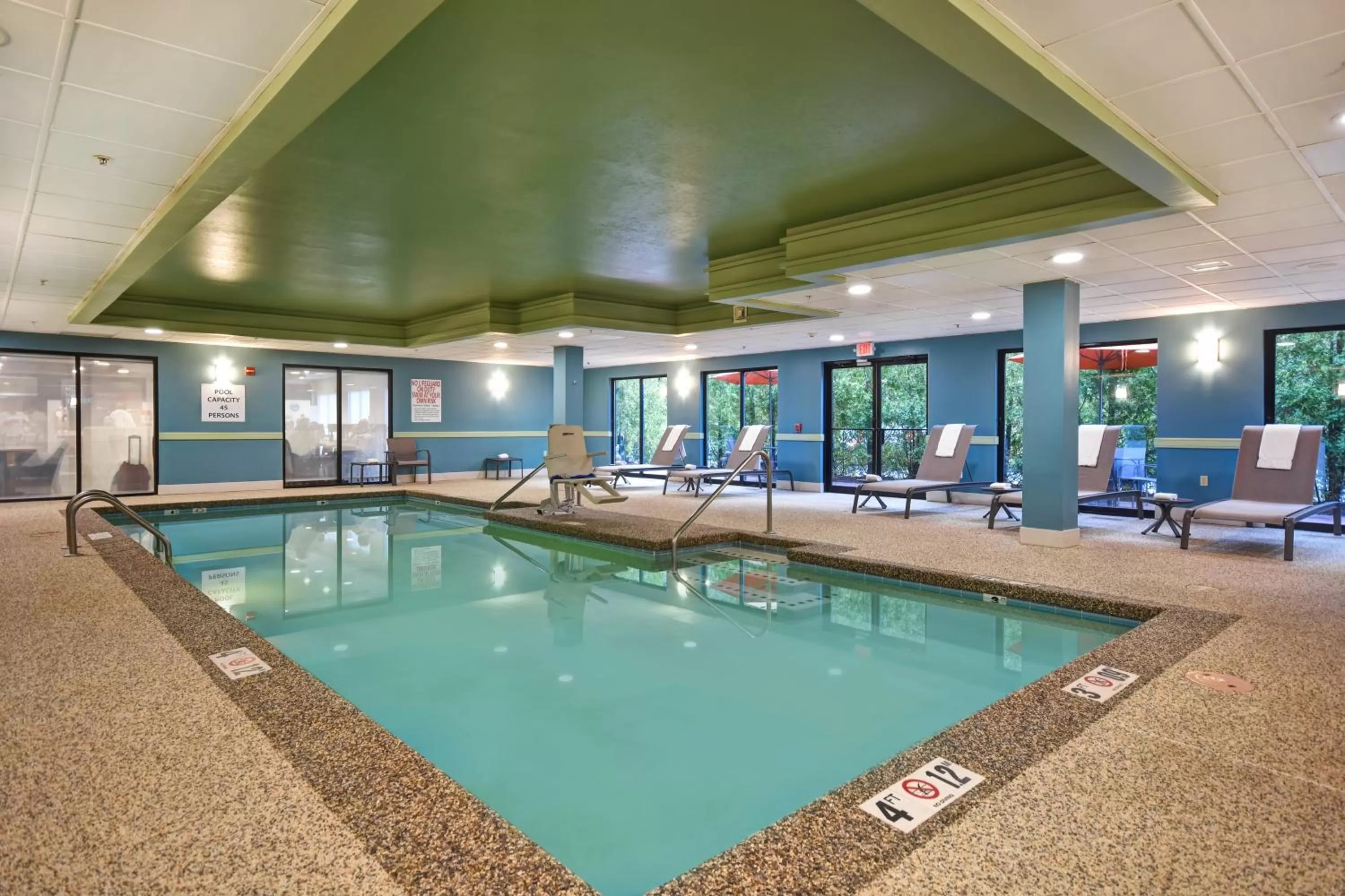 Swimming pool in Holiday Inn Express Newport North - Middletown by IHG