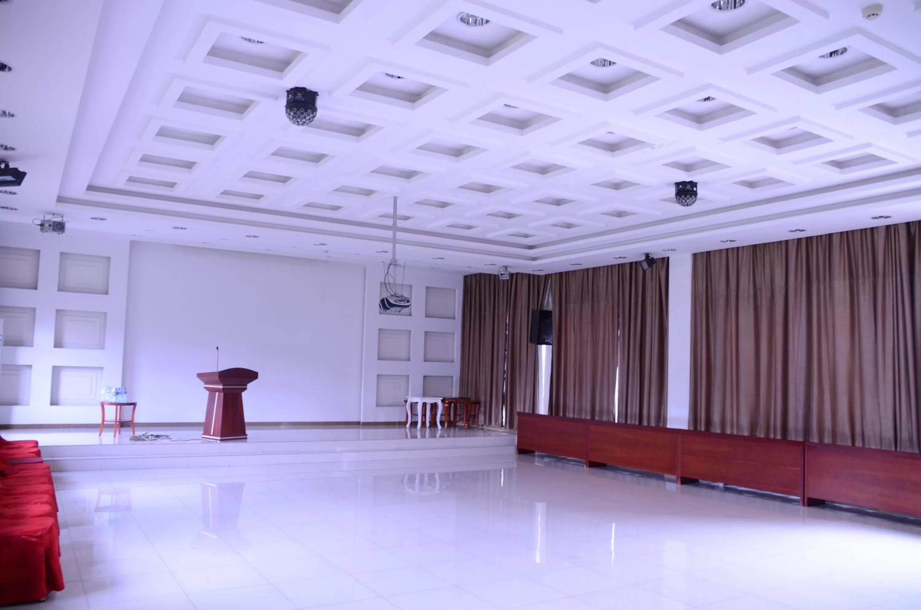 Soluxe Club International Hotel