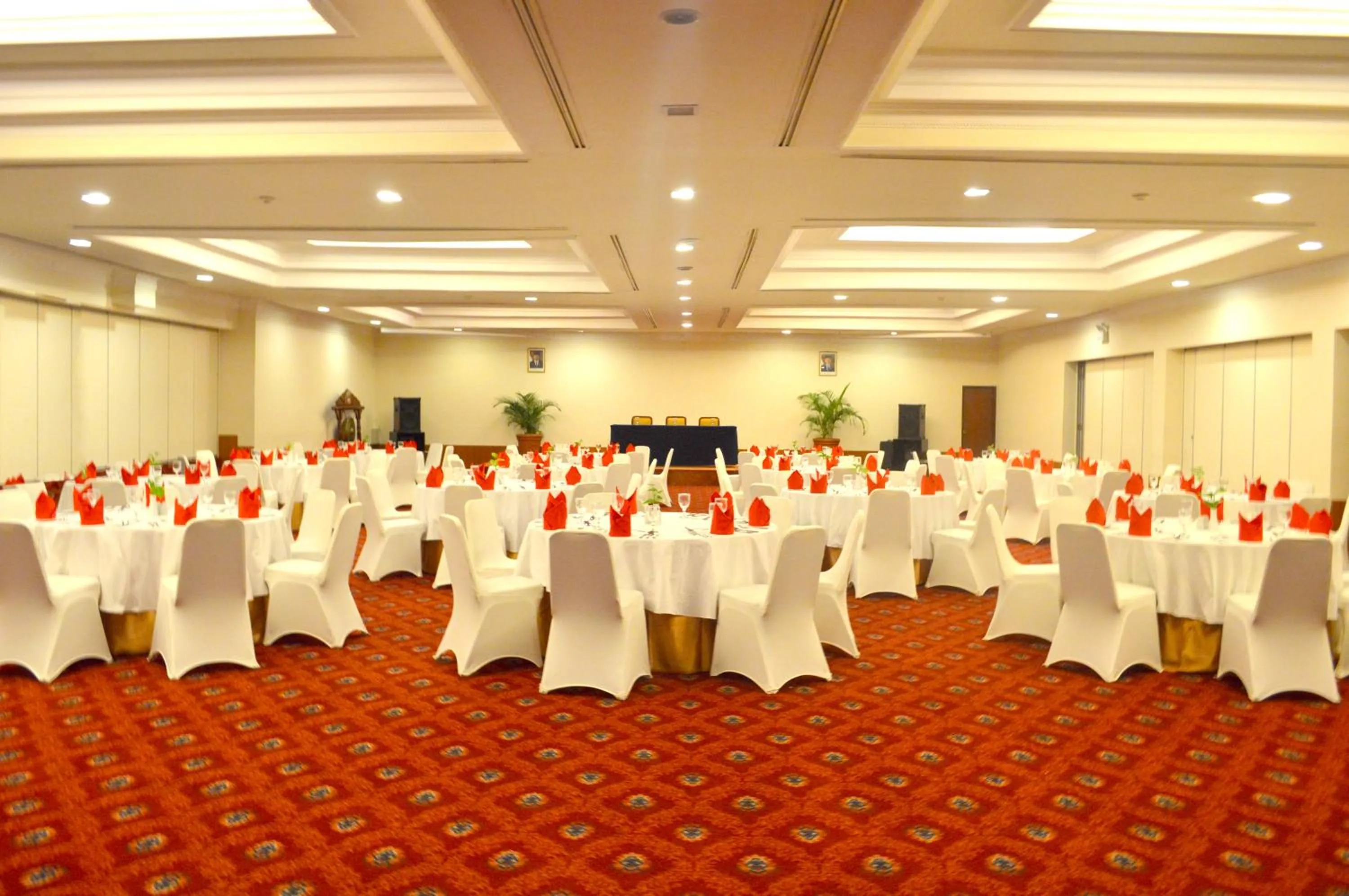 Banquet/Function facilities in Hotel New Saphir Yogyakarta