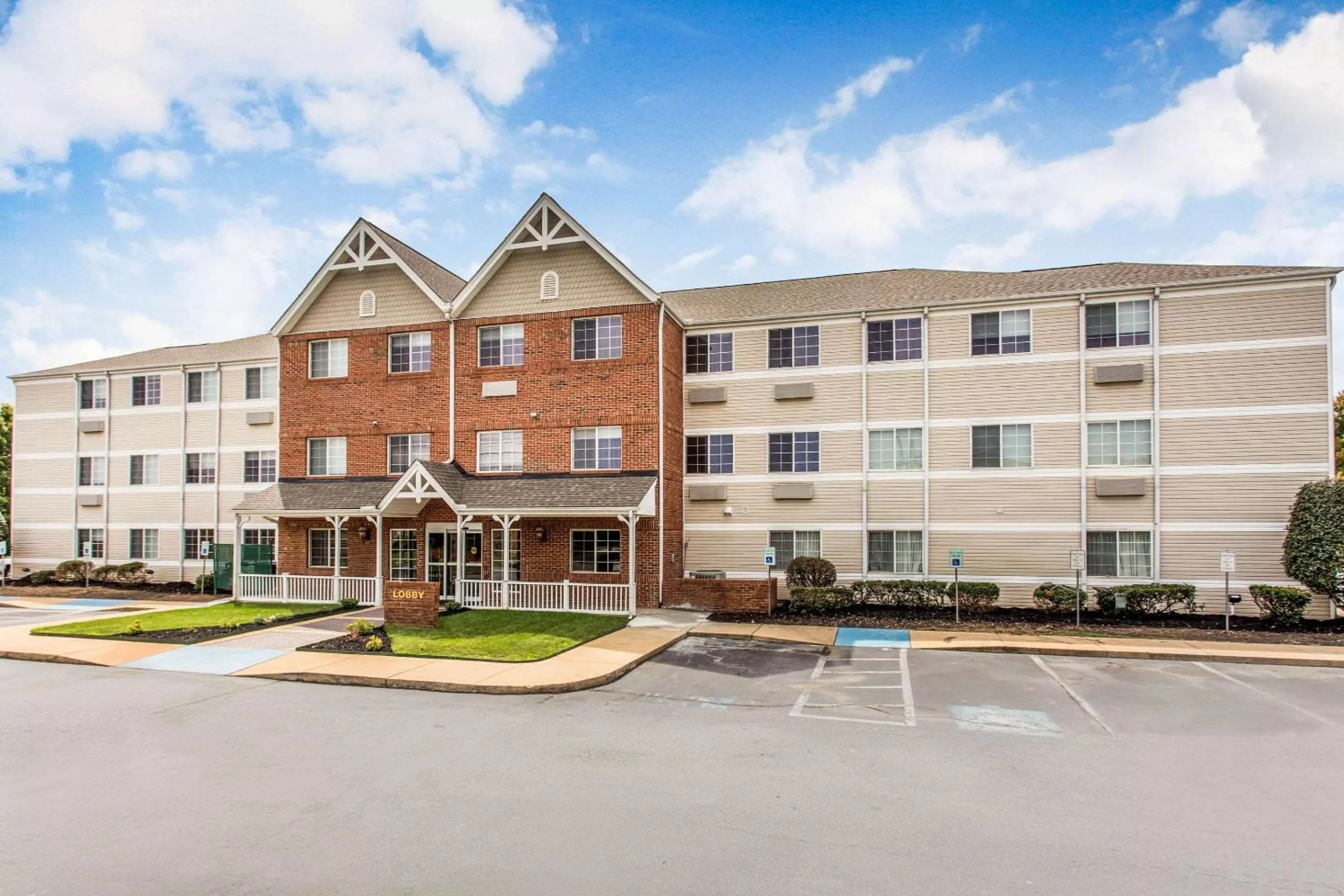 Property building in MainStay Suites Greenville Airport