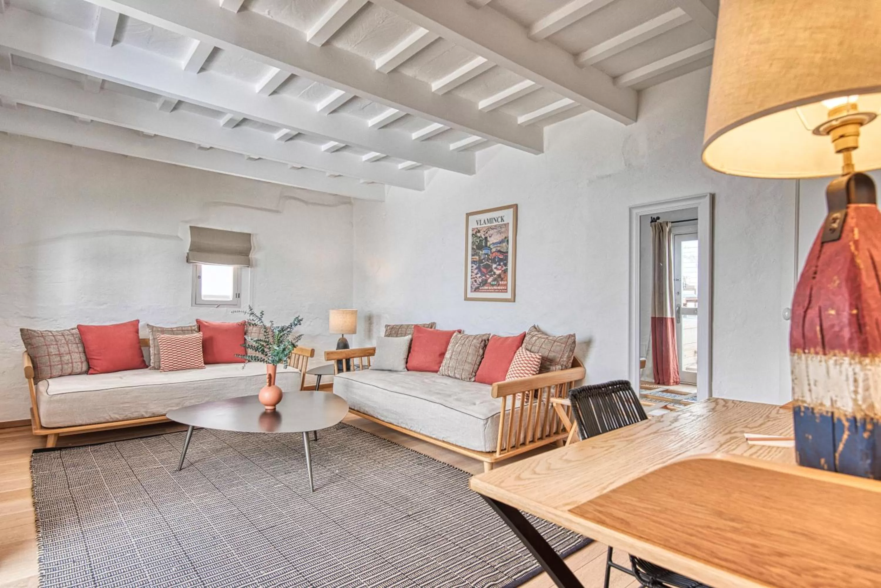 Photo of the whole room in Can Alberti 1740 Boutique Hotel