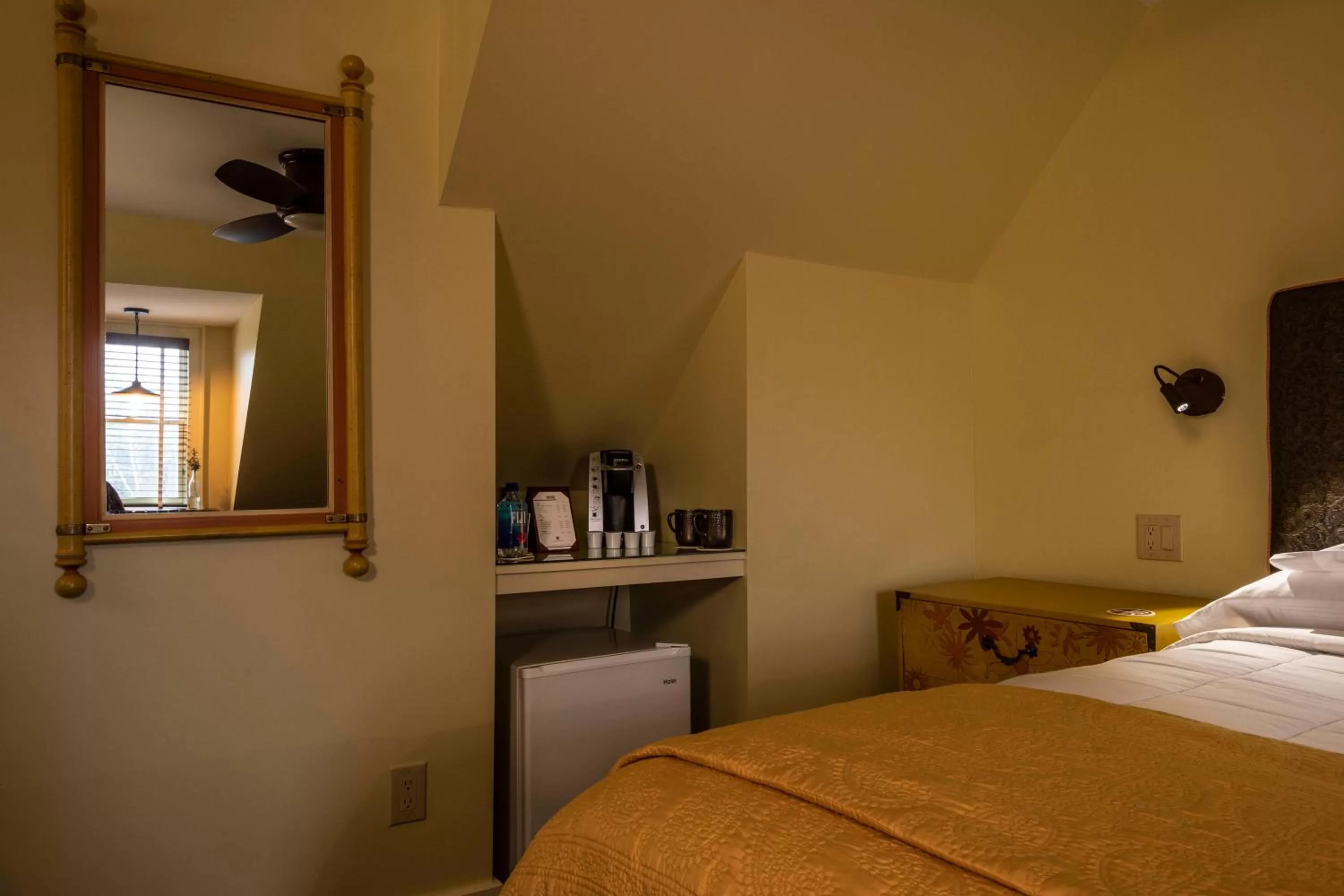 Photo of the whole room, Bed in Hotel Broad Ripple