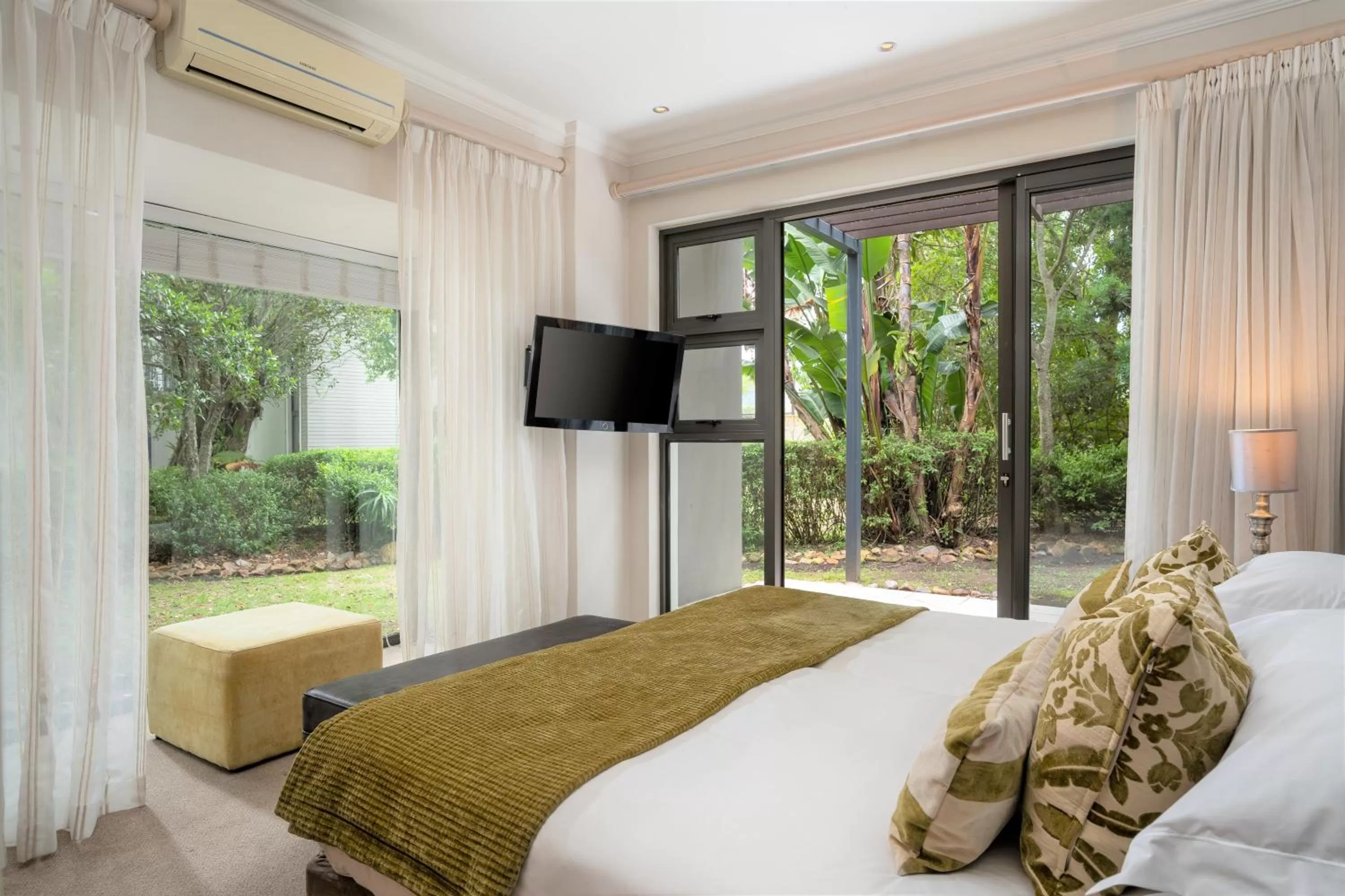 Bedroom, Bed in Premier Resort The Moorings, Knysna