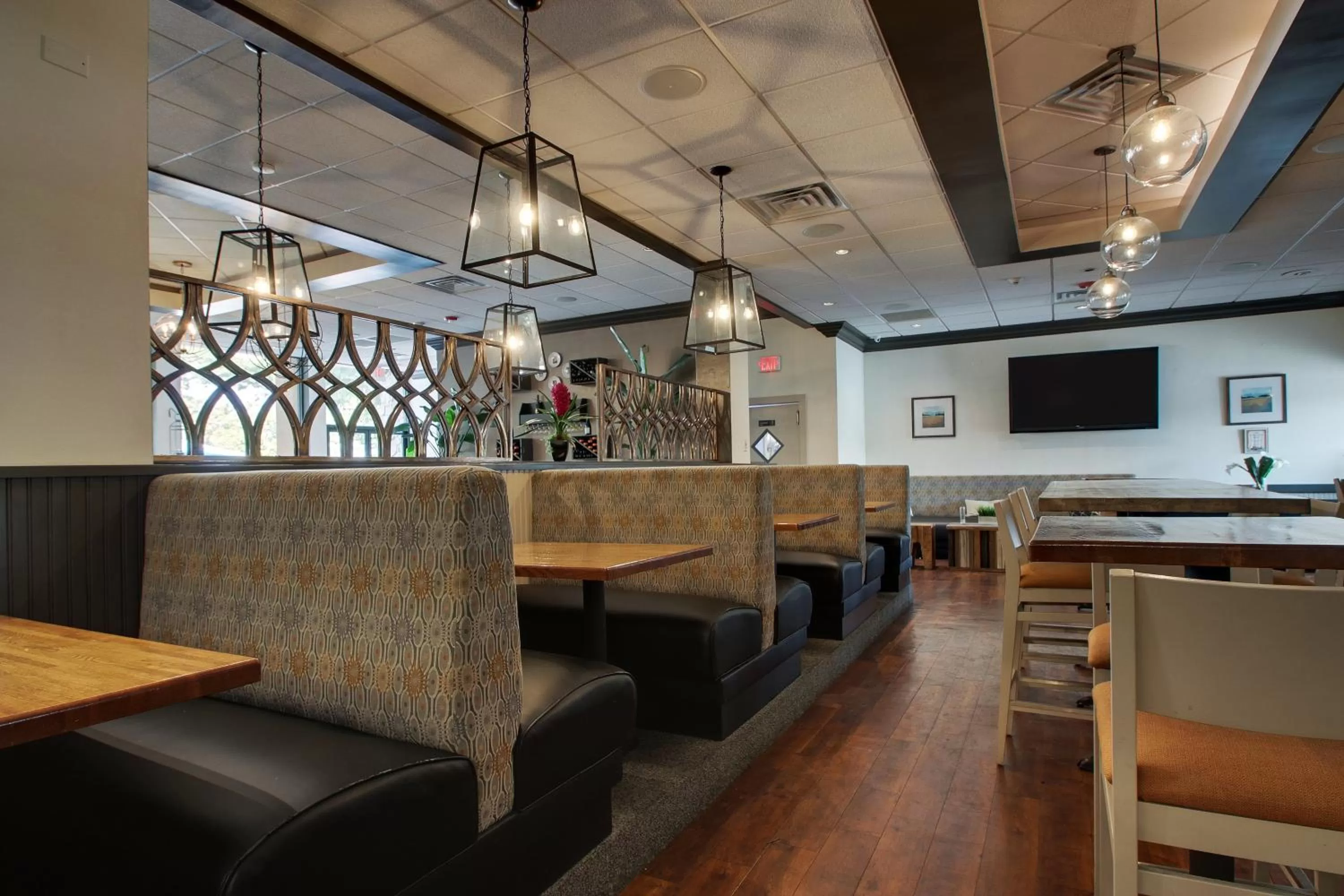 Restaurant/places to eat in Holiday Inn Westbury-Long Island by IHG