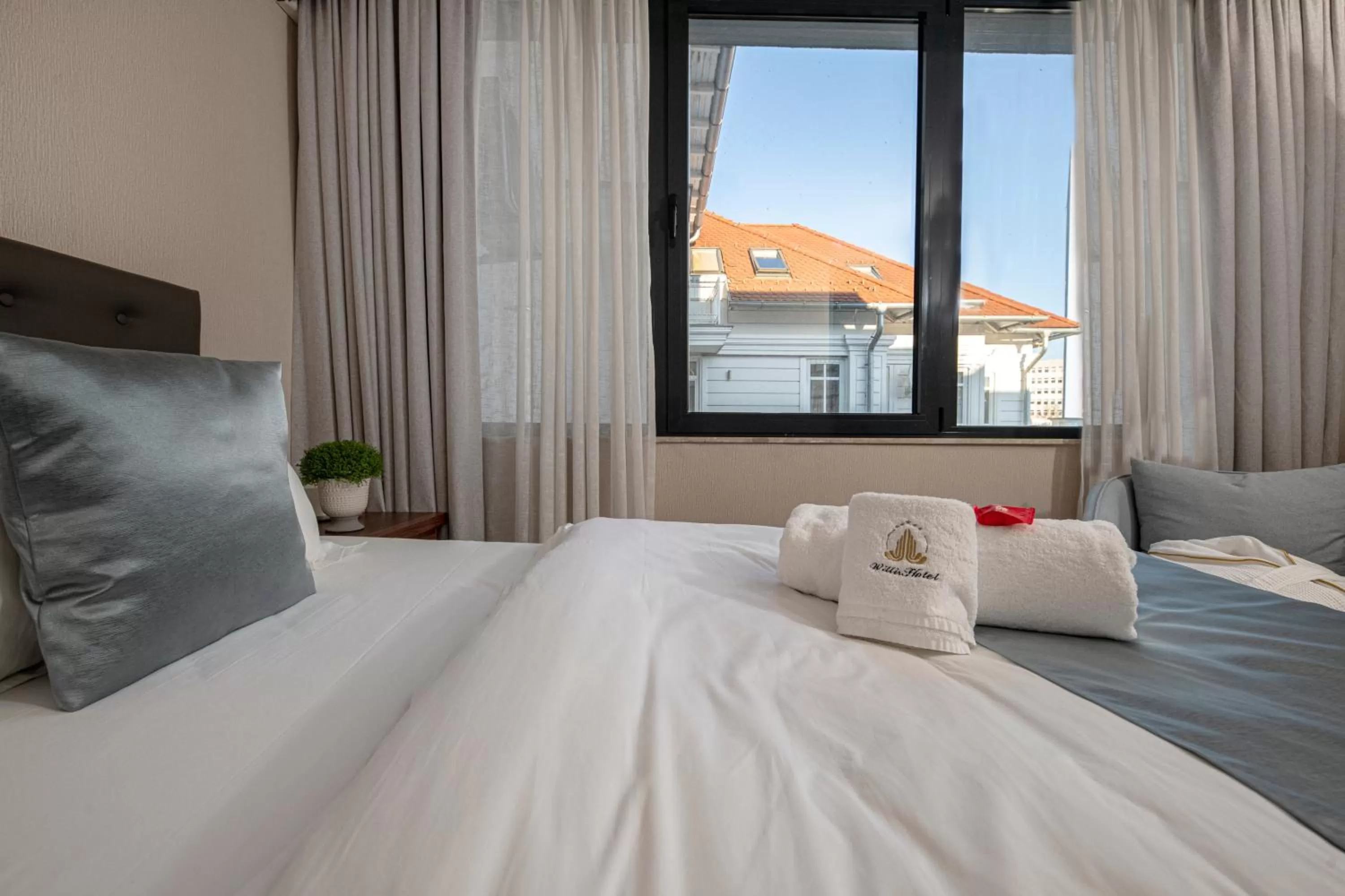 Nearby landmark, Bed in Willis Hotel Business & Wellness