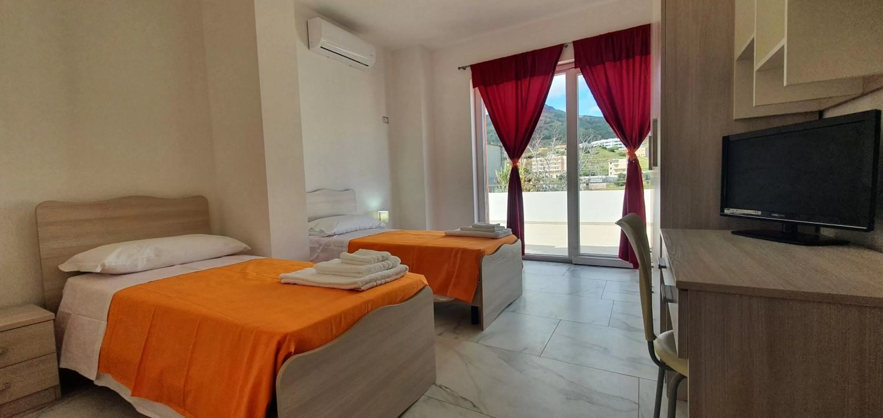 Photo of the whole room, Bed in Alepou Guest House