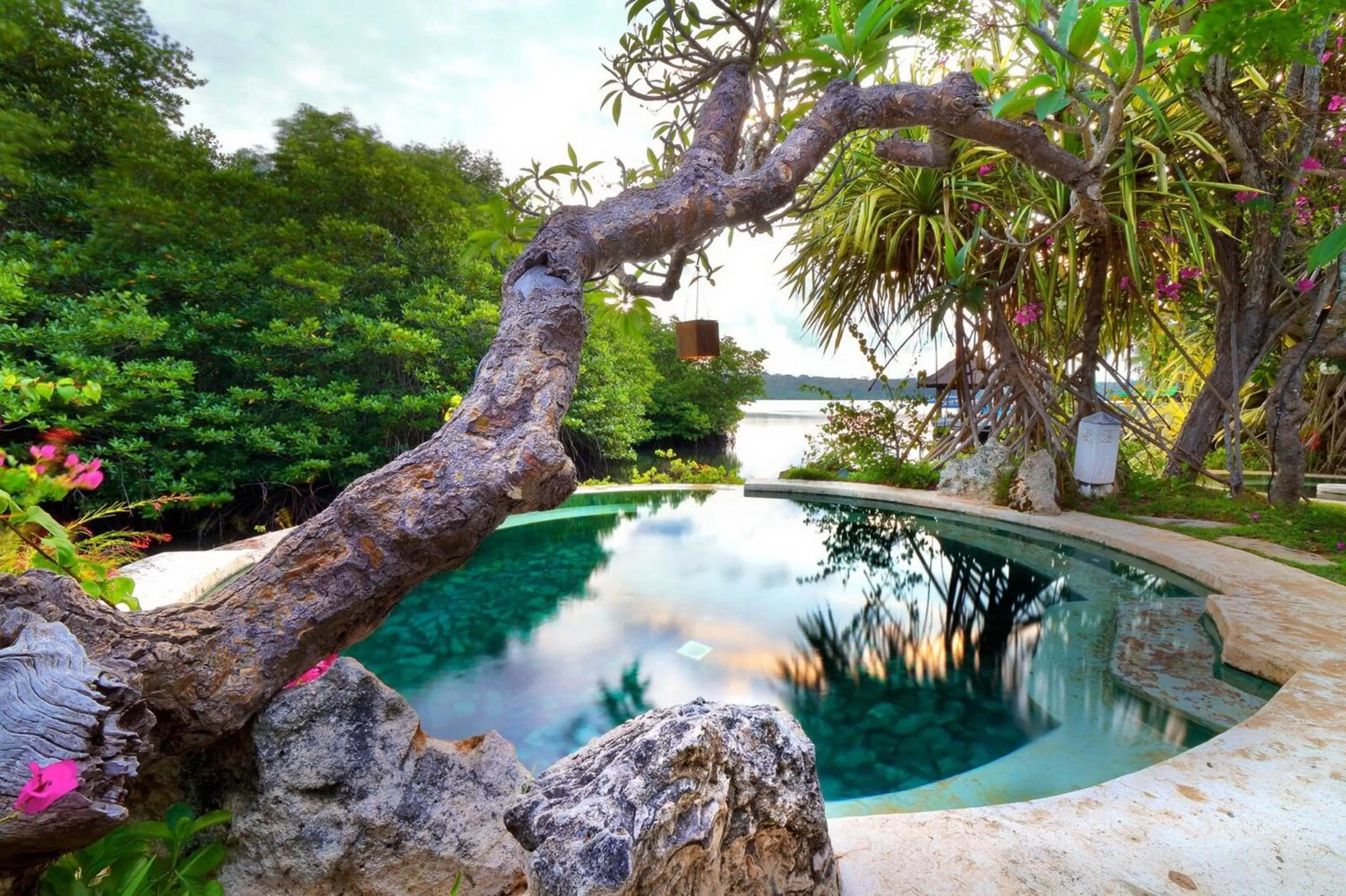 Hot Spring Bath in Mimpi Resort Menjangan