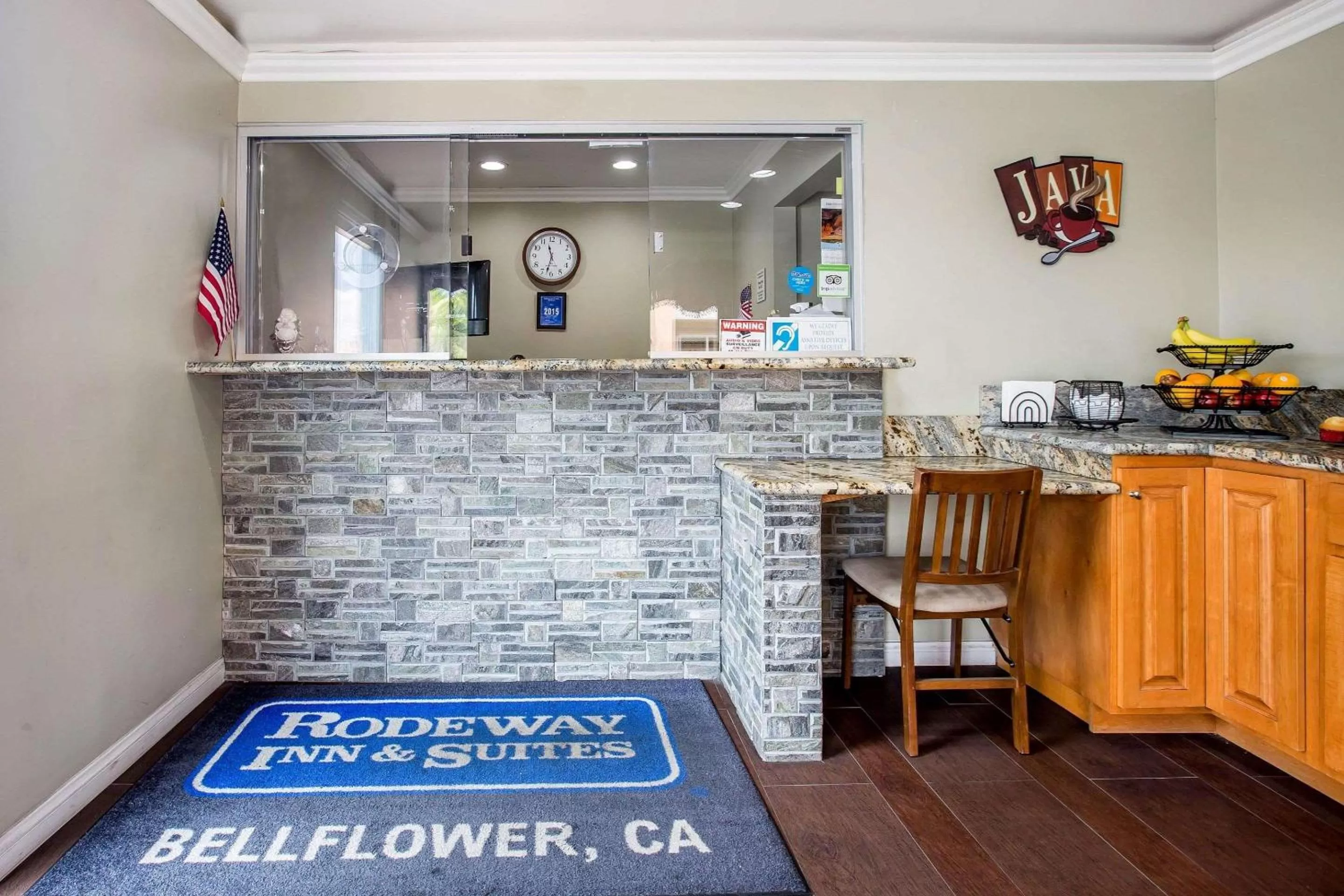 Lobby or reception in Rodeway Inn & Suites Bellflower