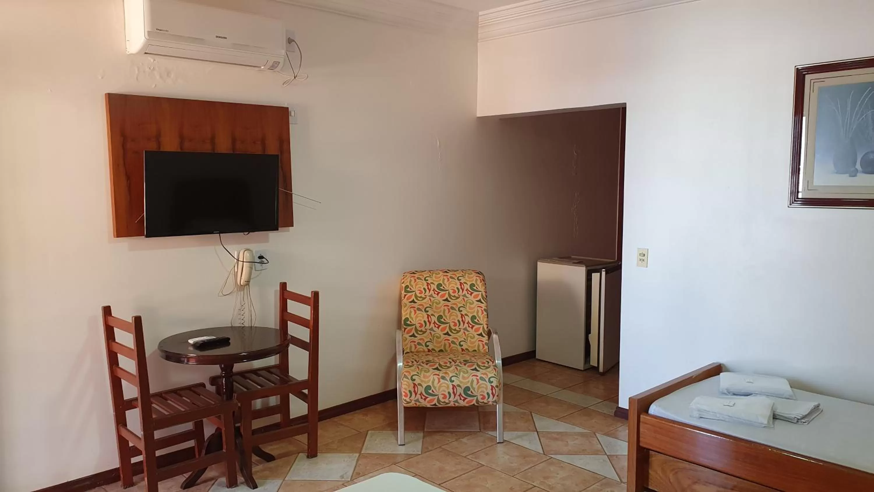 TV and multimedia in Hotel Sta Mônica Marília