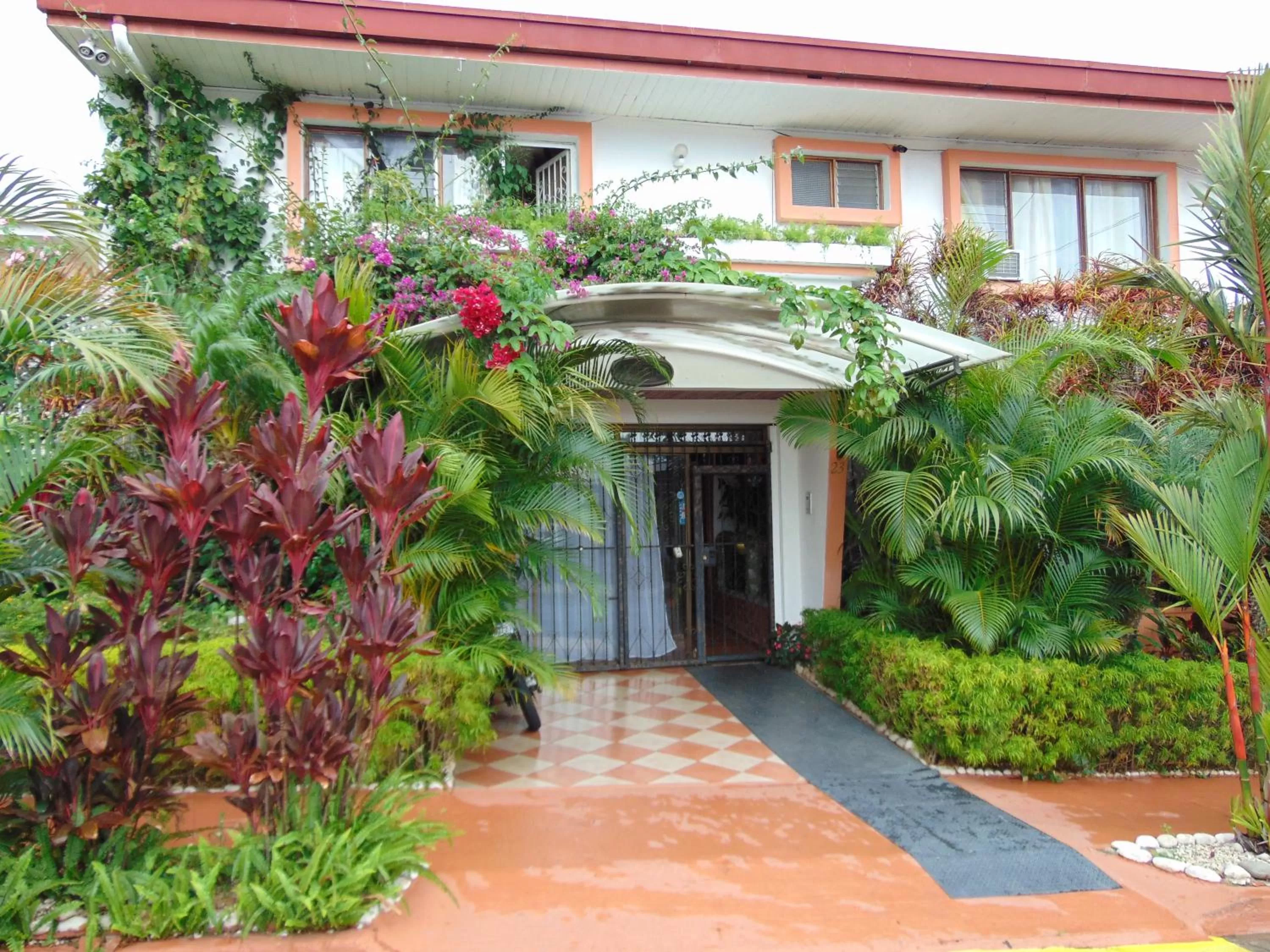 Facade/entrance in Casa Lima B&B