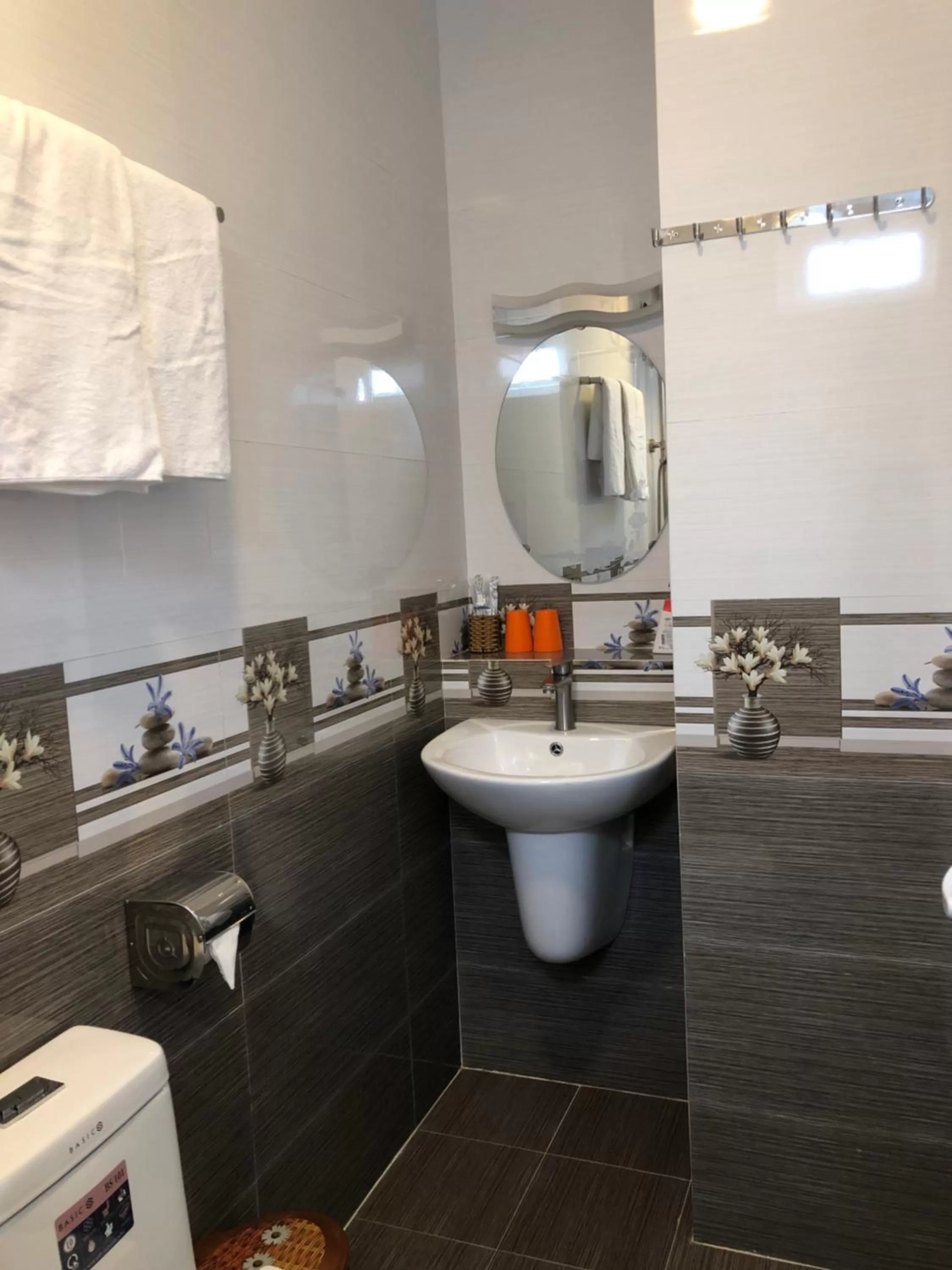 Bathroom in Villa - Hotel Nam Khang 2 Dalat