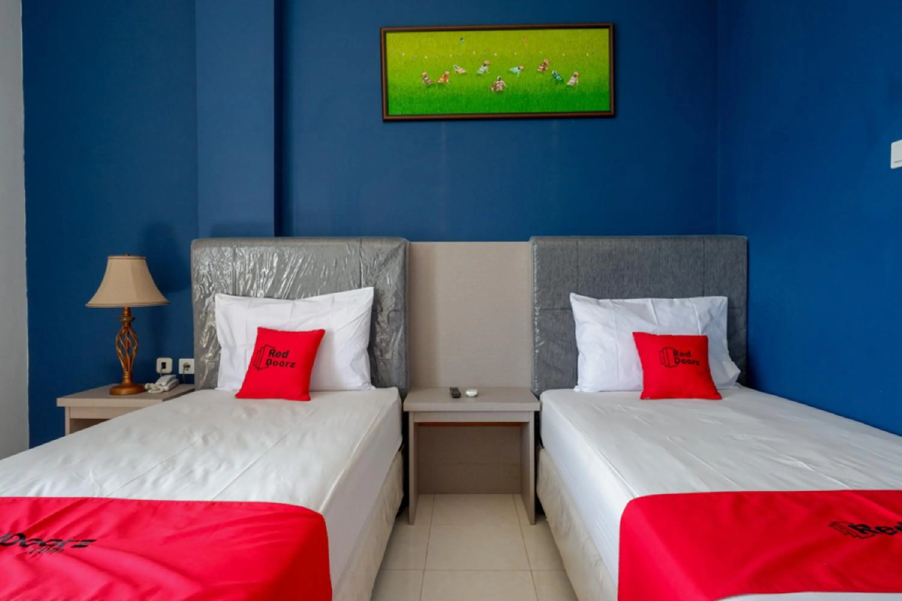Bedroom, Bed in RedDoorz Plus Syariah @ Hotel Boulevard Luwuk