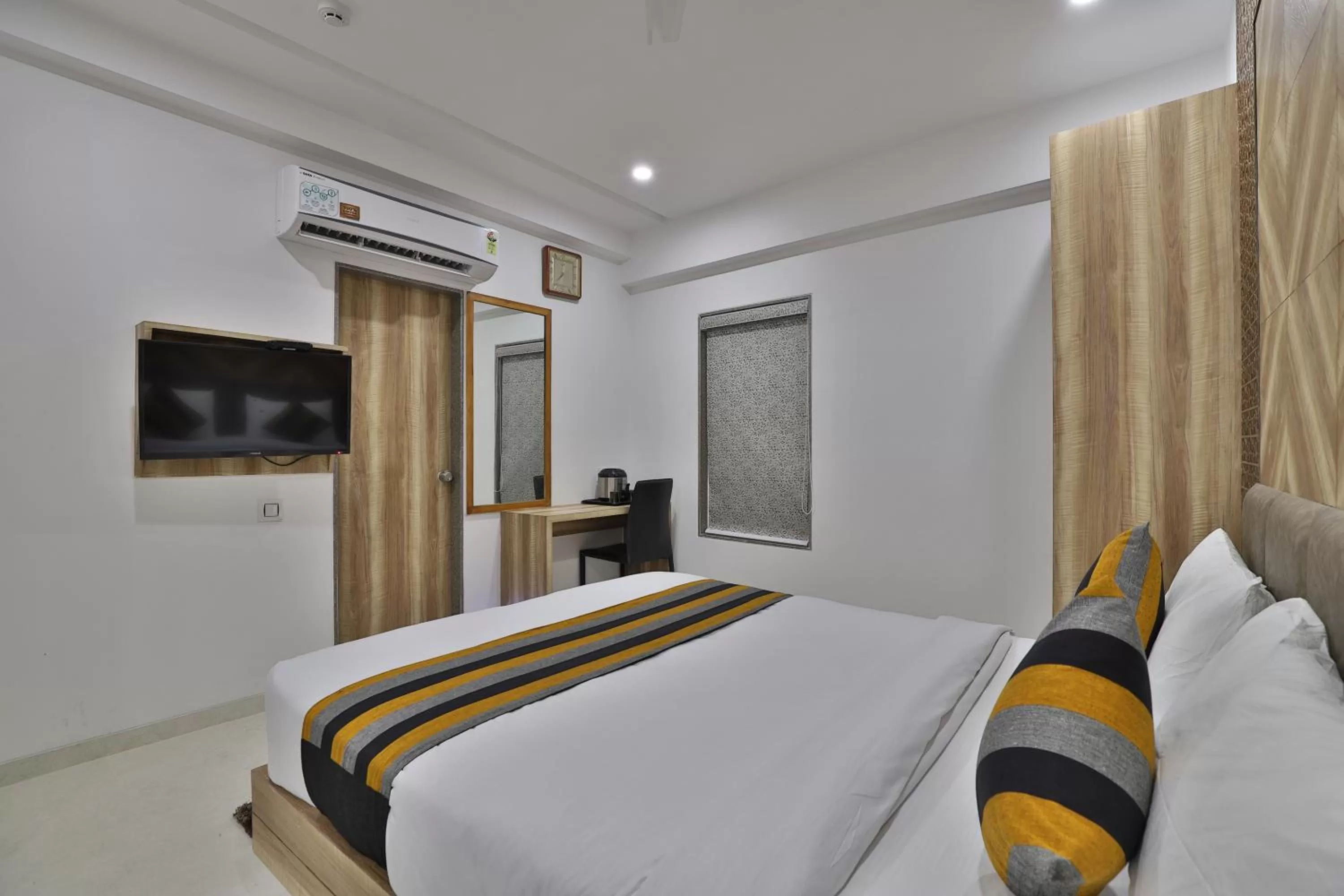 Photo of the whole room, Bed in HOTEL LE GRAND