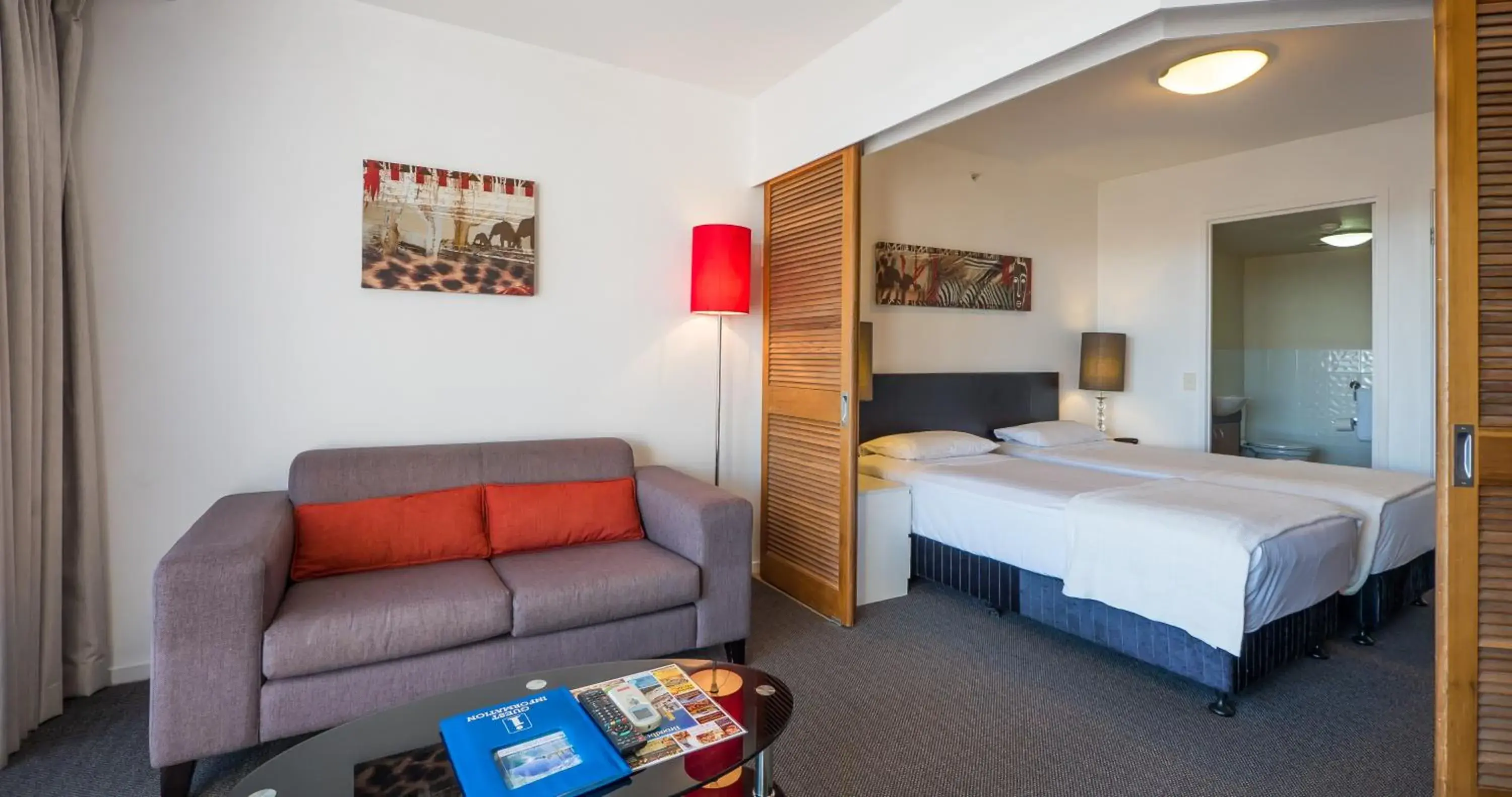 Studio with Spa Bath in Broadbeach Savannah Resort Studio with Spa Bath in Broadbeach Savannah Resort