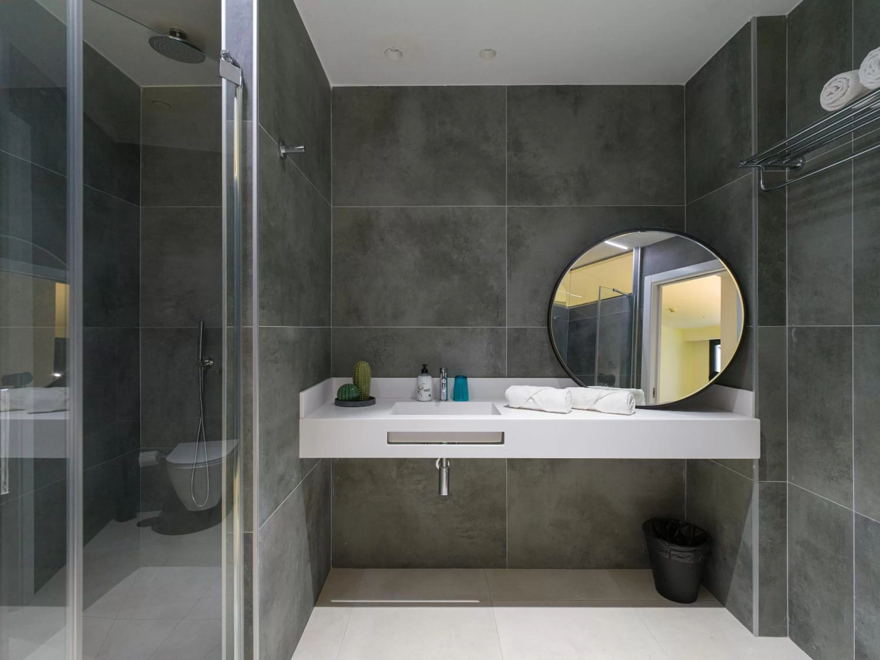 Bathroom in Hotel MG Poniente