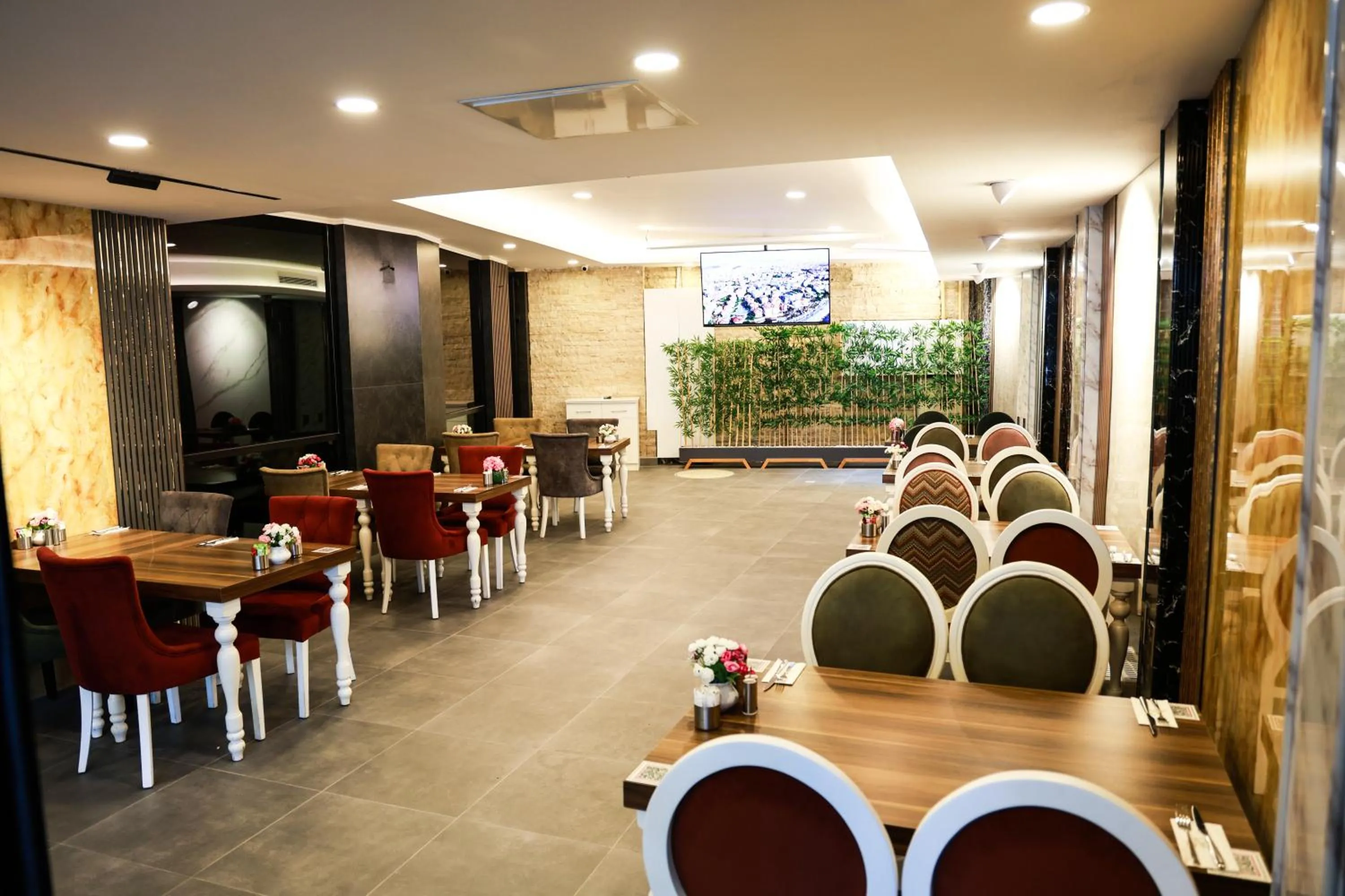 Restaurant/places to eat in Mia Berre Hotels