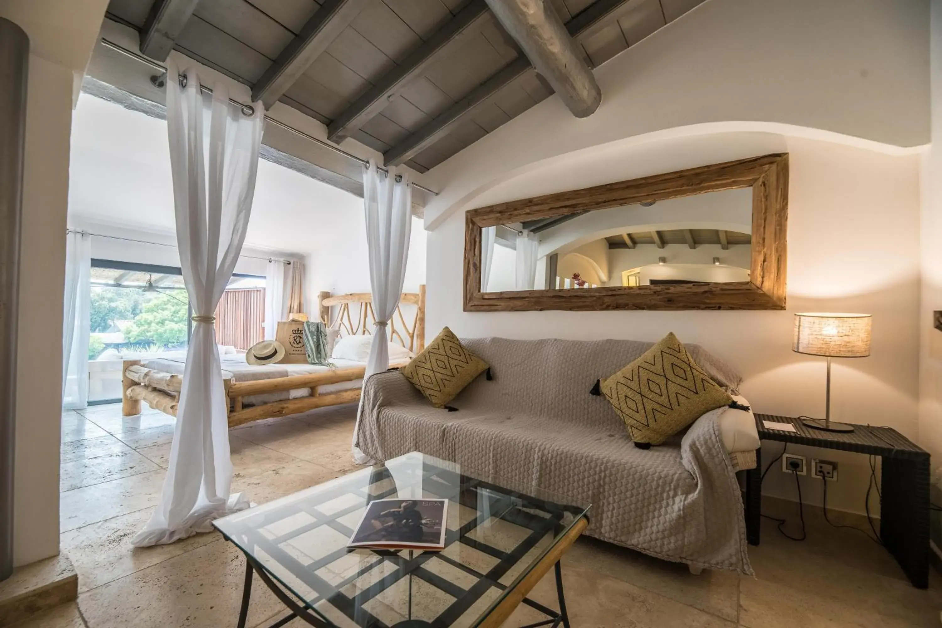 Suite in Hôtel Le Roi Théodore & Spa Suite in Hôtel Le Roi Théodore & Spa