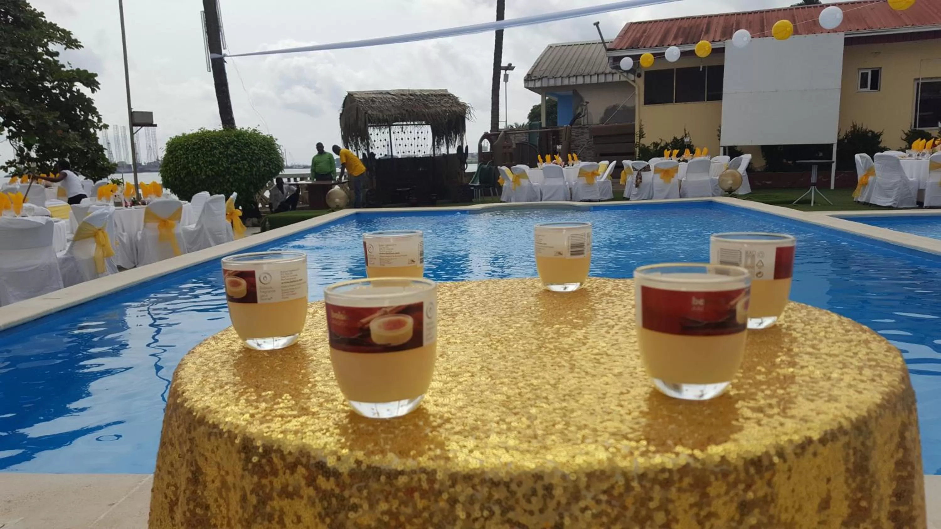 Balcony/Terrace, Swimming Pool in Fini Hotel Bobende