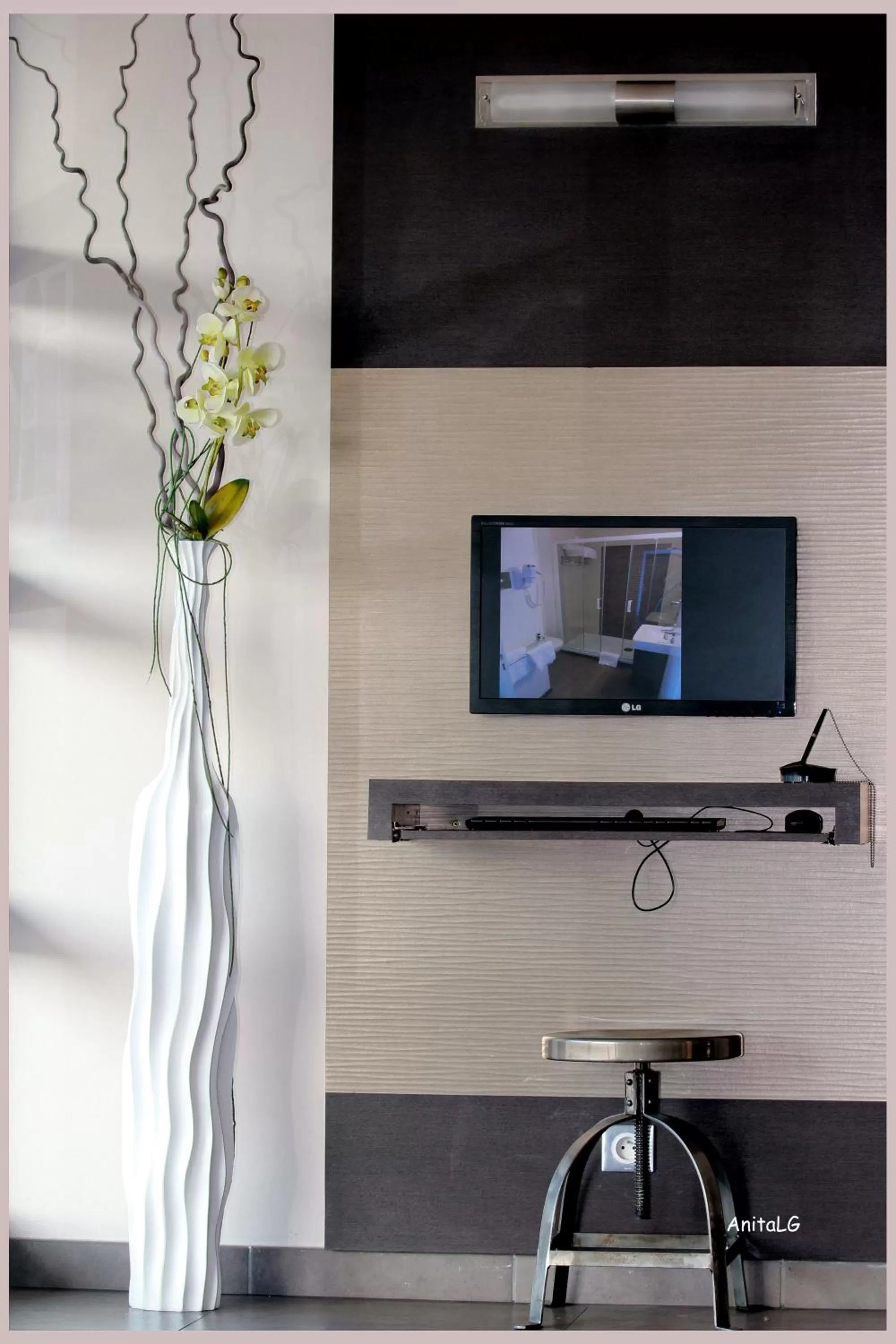 TV and multimedia in Forme-hotel & Spa Montpellier Sud-Est - Parc Expositions - Arena