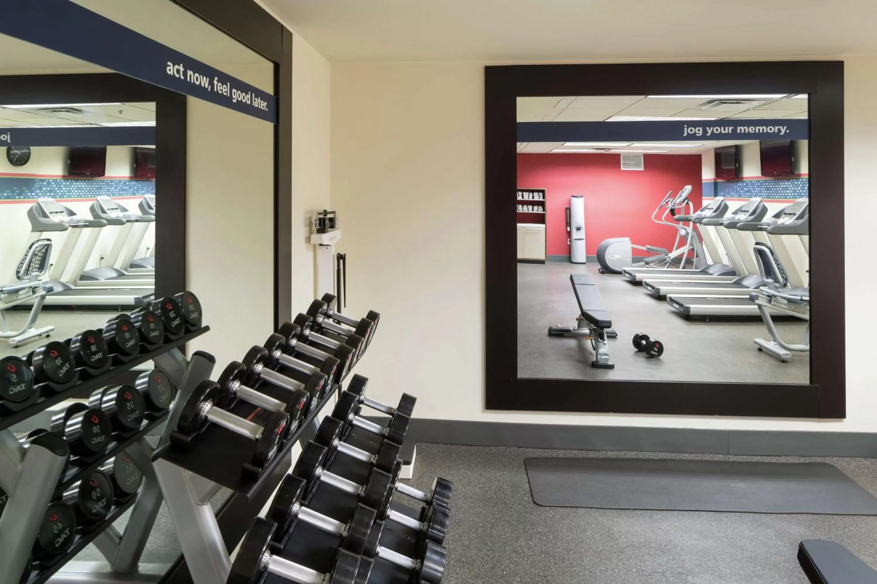 Fitness centre/facilities in Hampton Inn & Suites Atlanta-Downtown