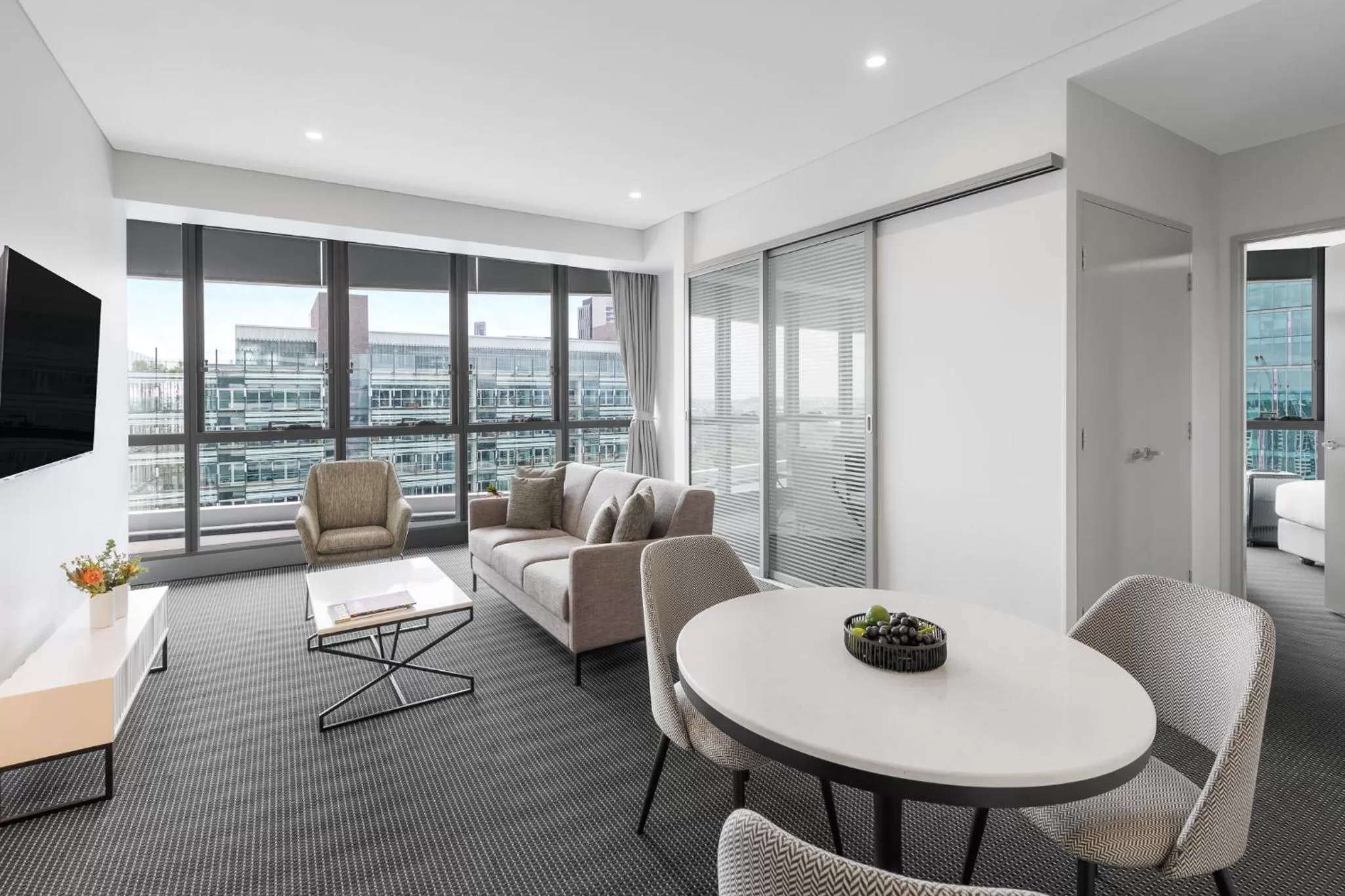 TV and multimedia in Meriton Suites Herschel Street, Brisbane