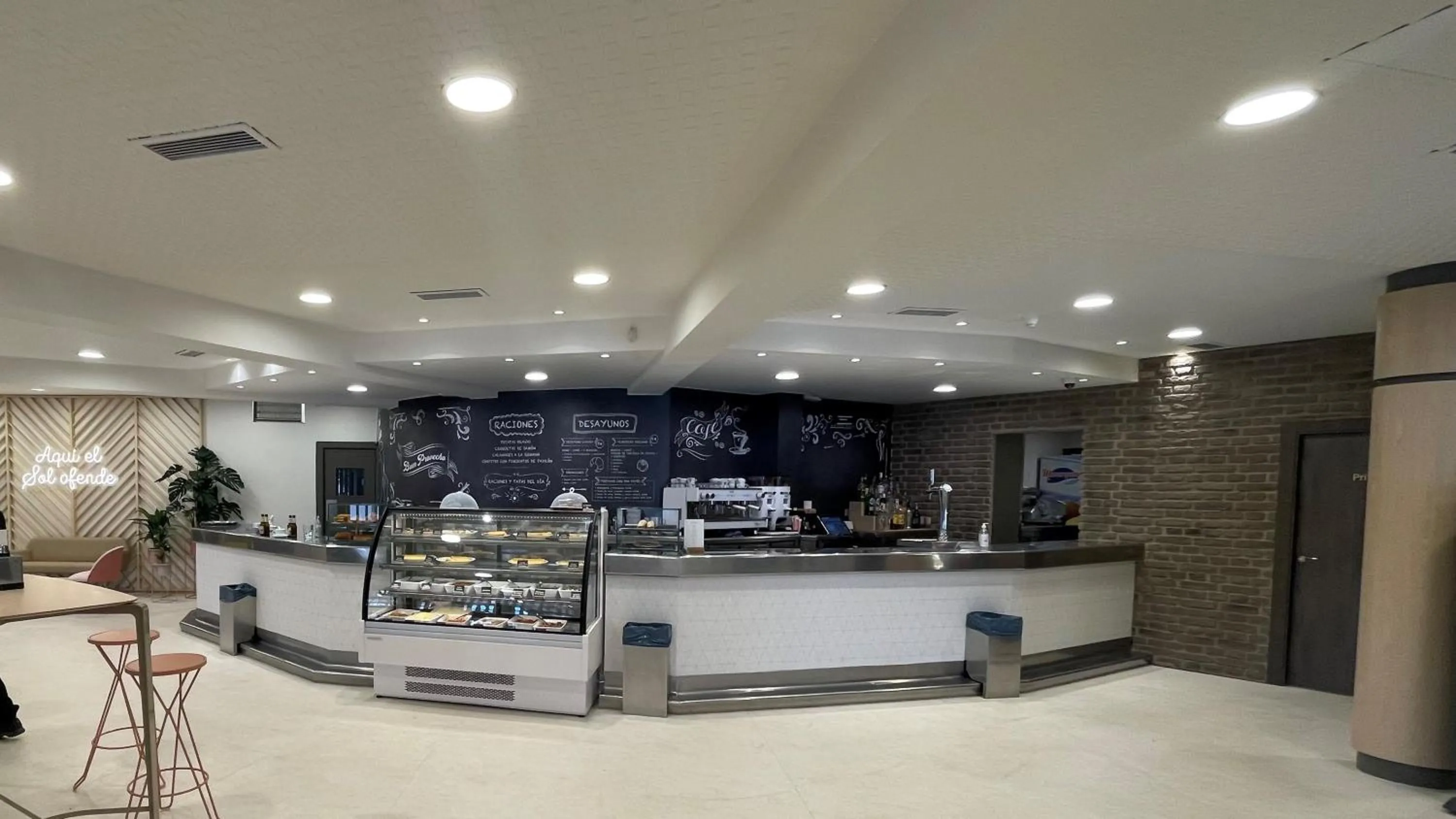 Restaurant/places to eat in Hotel Restaurante Cadosa