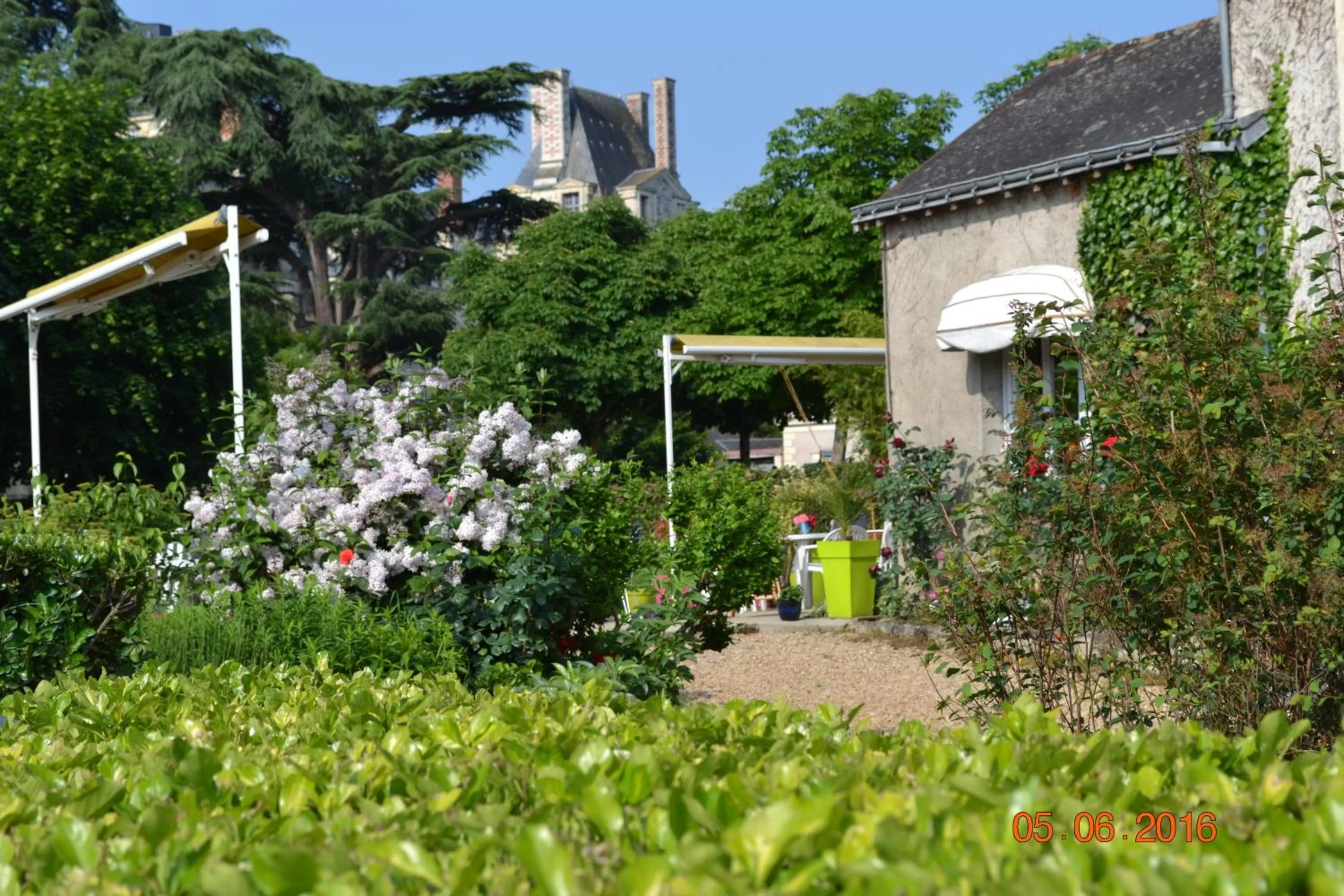 Facade/entrance in Hôtel Le Castel