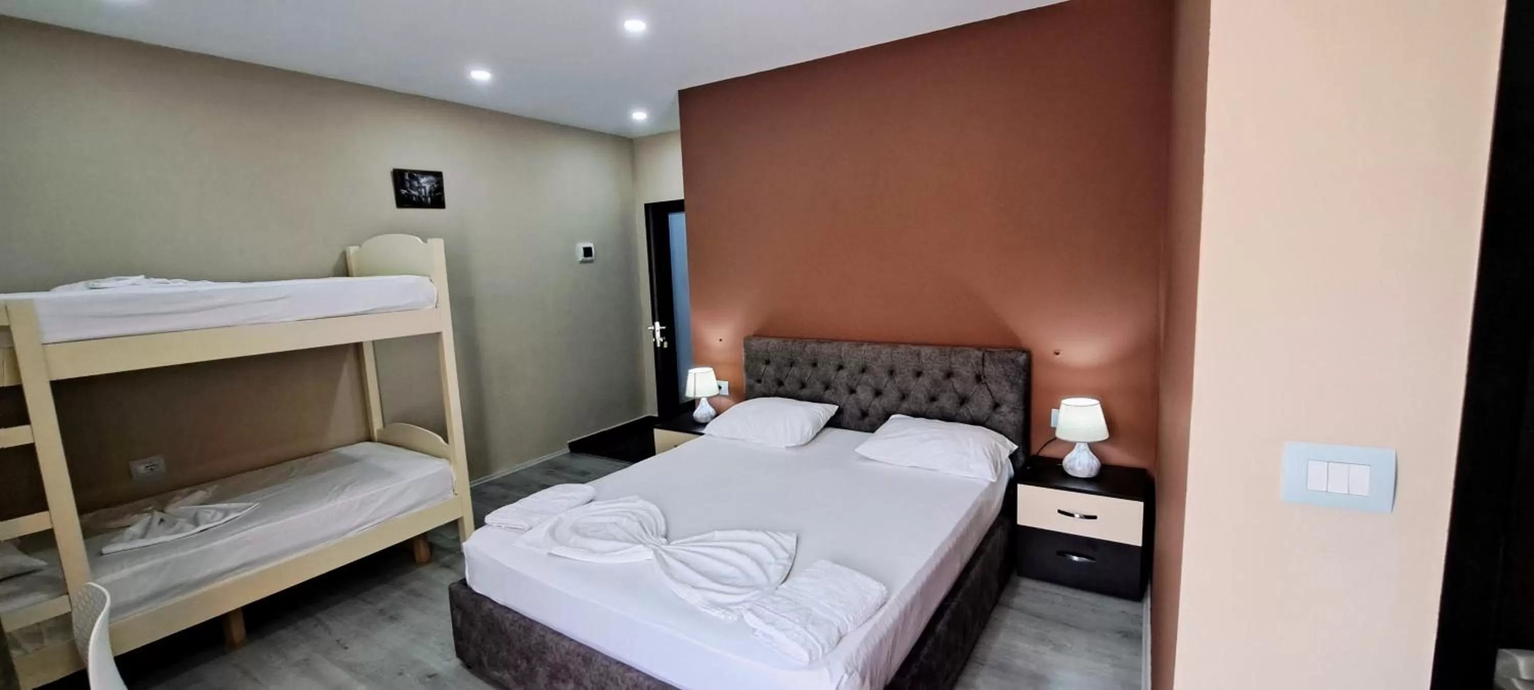 Bed in CityCenterHotel Shkoder