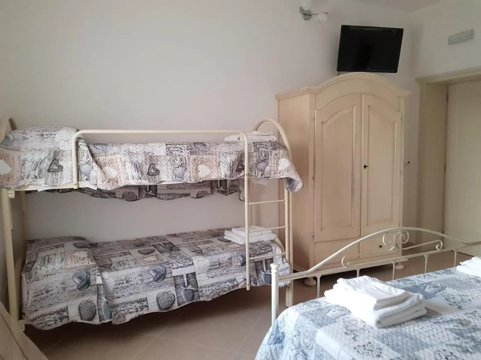 Family, Bed in B&b Giadà