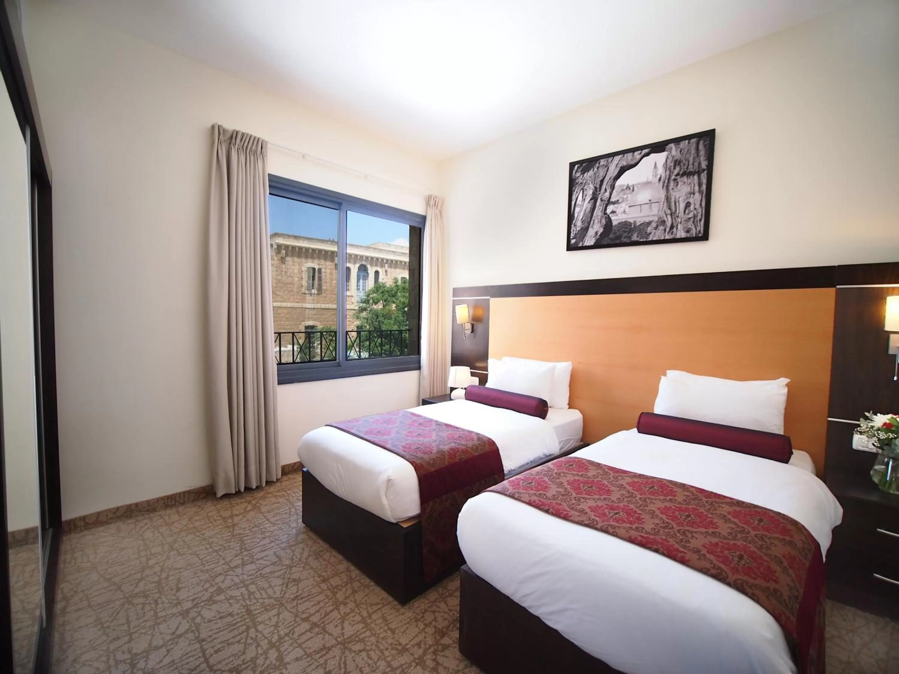 Photo of the whole room, Bed in New Capitol Hotel - Jerusalem