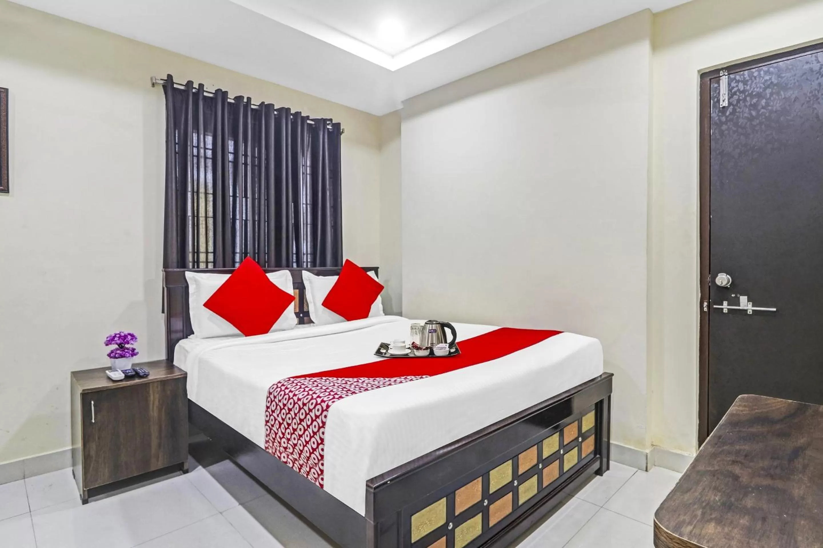 Bedroom, Bed in Super Hotel O Honey Heights Near Botanical Garden