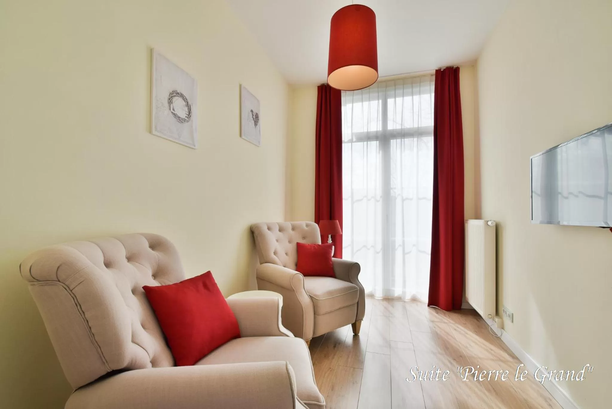 Bedroom in Hôtel l'Ecrin d'Ô