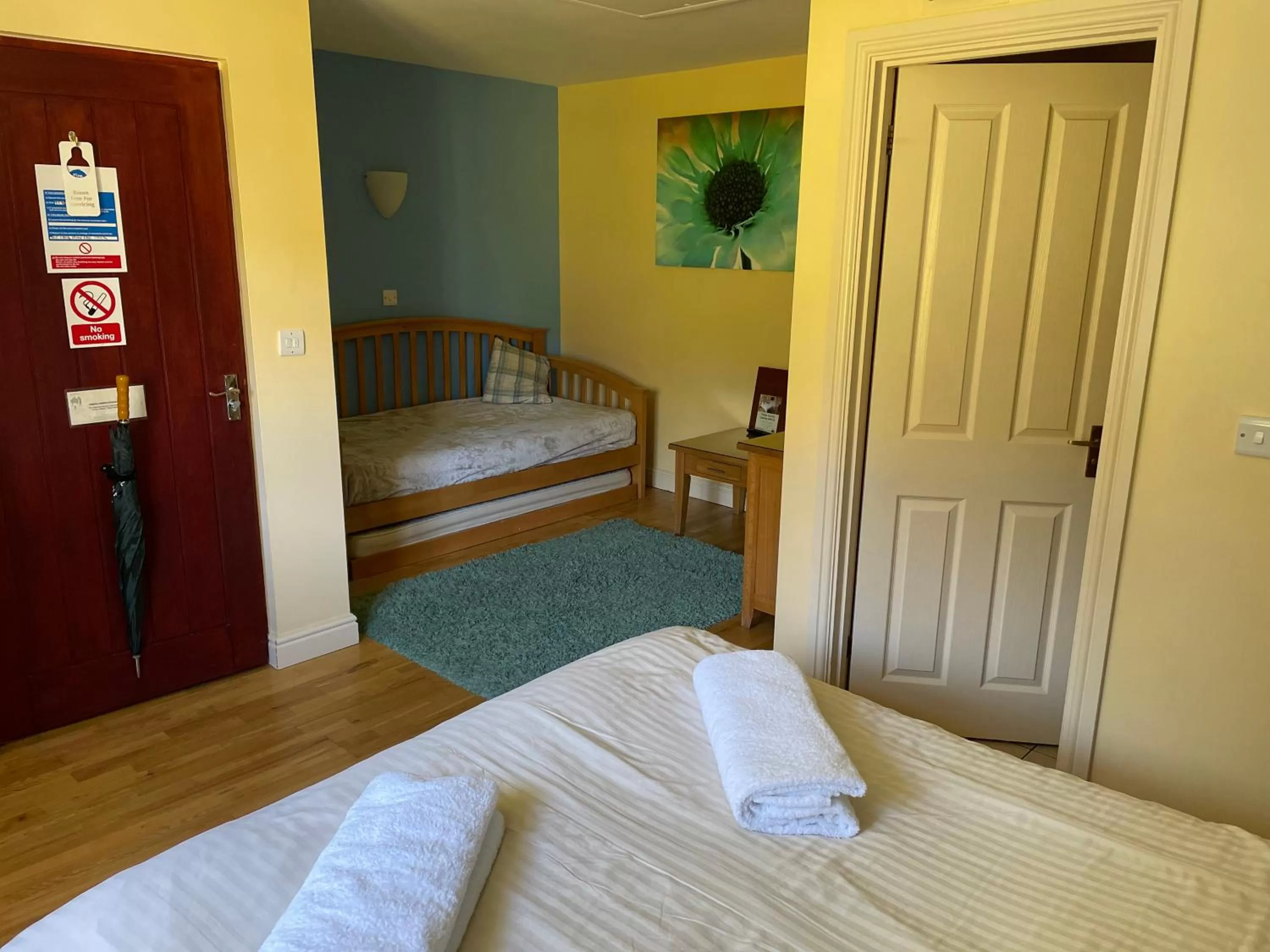 Family, Bed in The Black Horse Inn