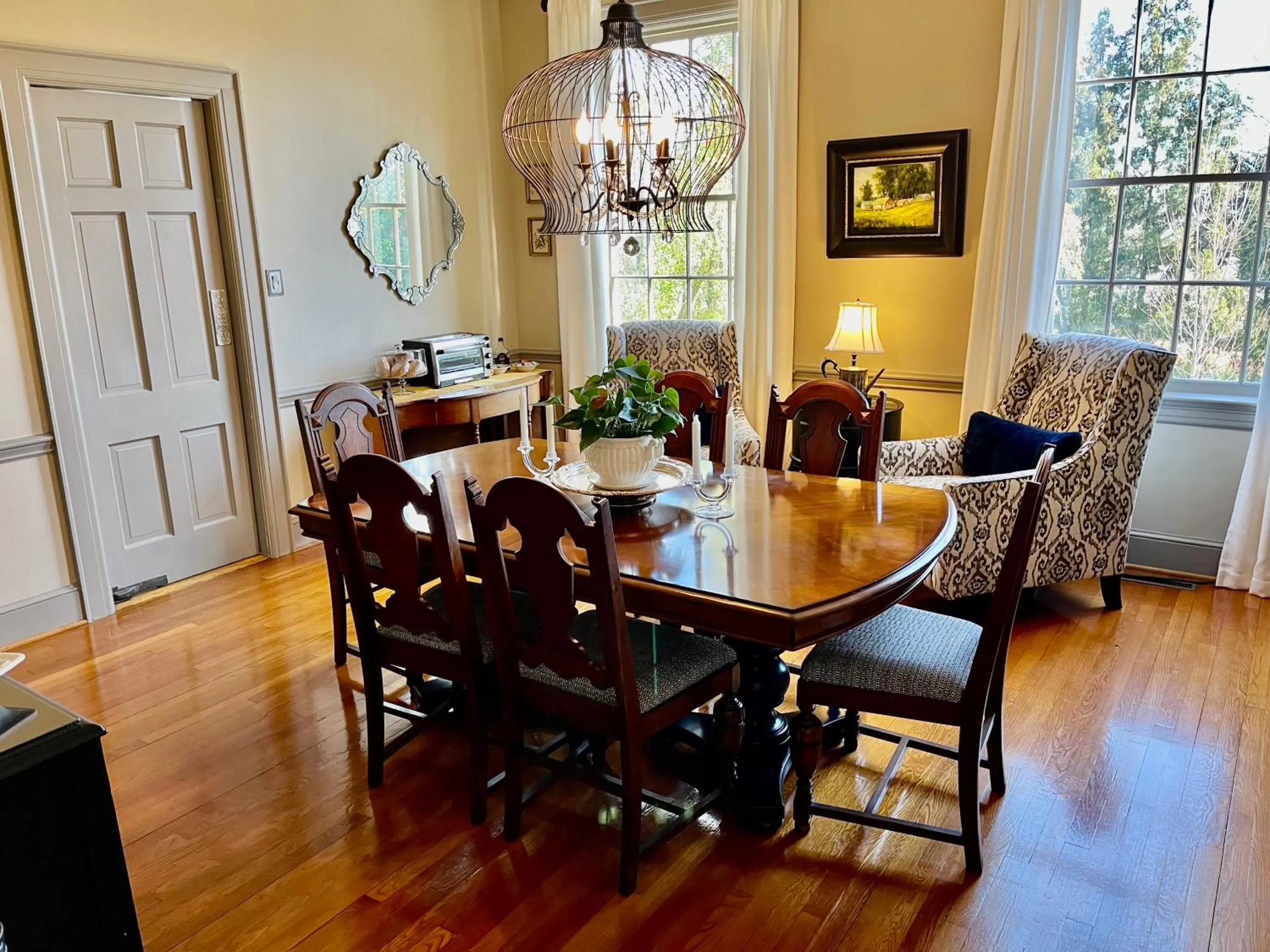 Dining Area in The Holly and Ivy Inn