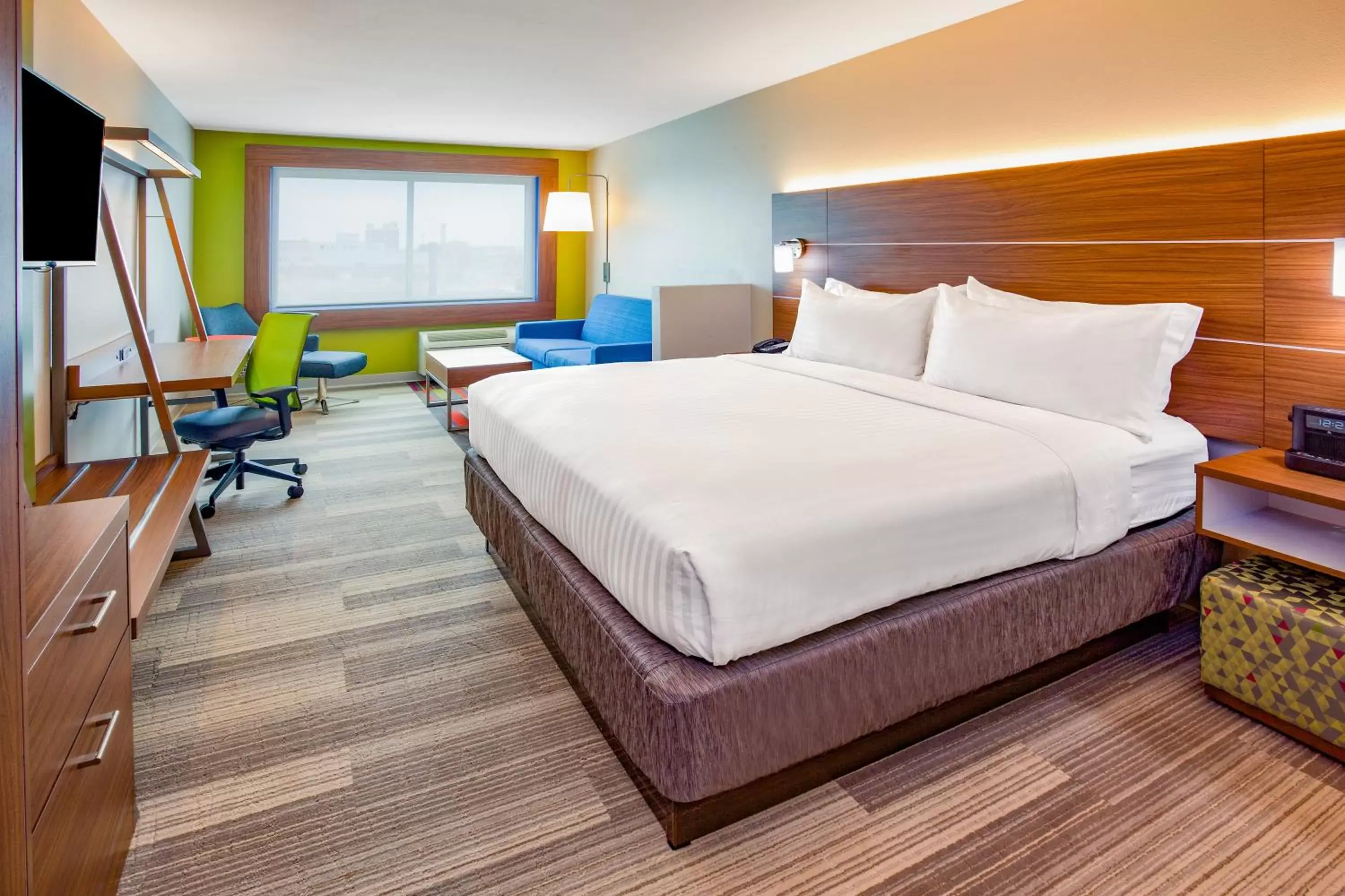 One-Bedroom Suite - Disability Access Hearing Accessible in Holiday Inn Express and Suites Des Moines Downtown, an IHG Hotel One-Bedroom Suite - Disability Access Hearing Accessible in Holiday Inn Express and Suites Des Moines Downtown, an IHG Hotel