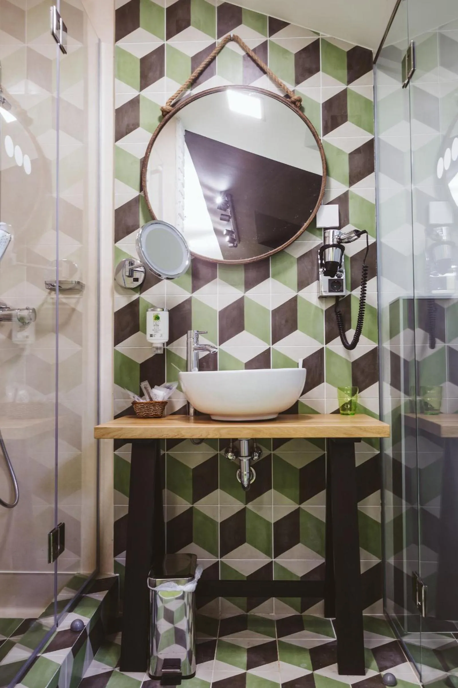 Bathroom in Lol et Lola Hotel