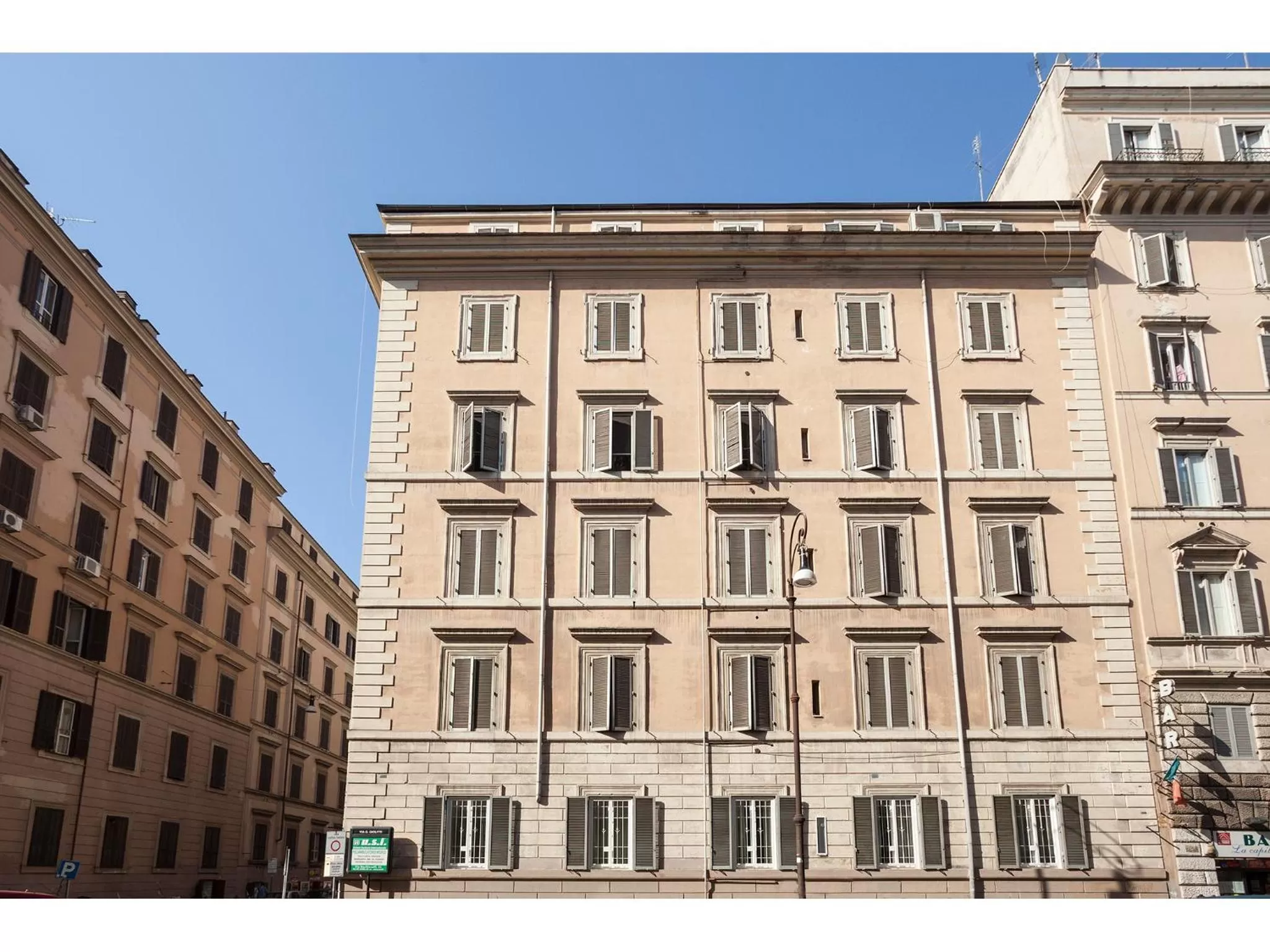 Facade/entrance in Hotel Kennedy