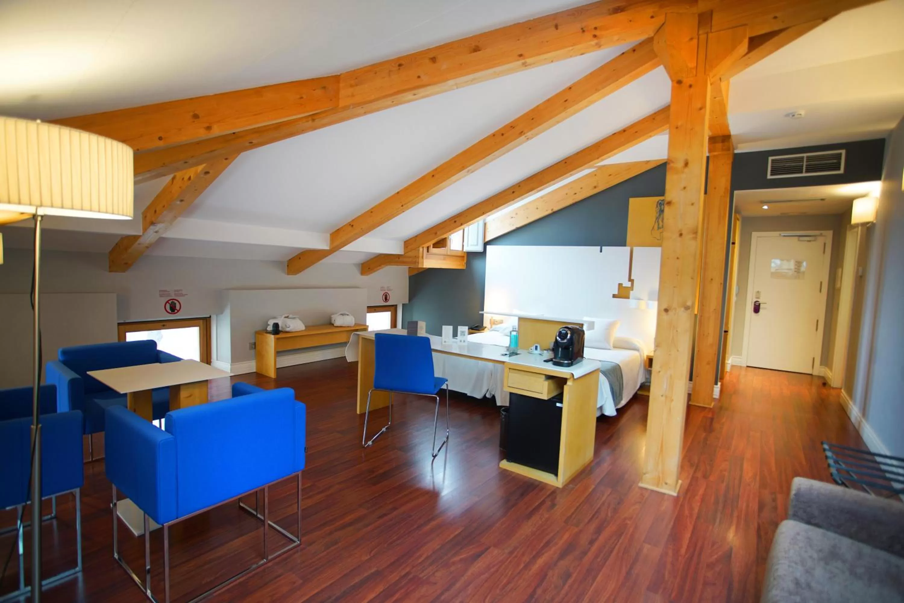 Seating area in Hotel El Coloquio