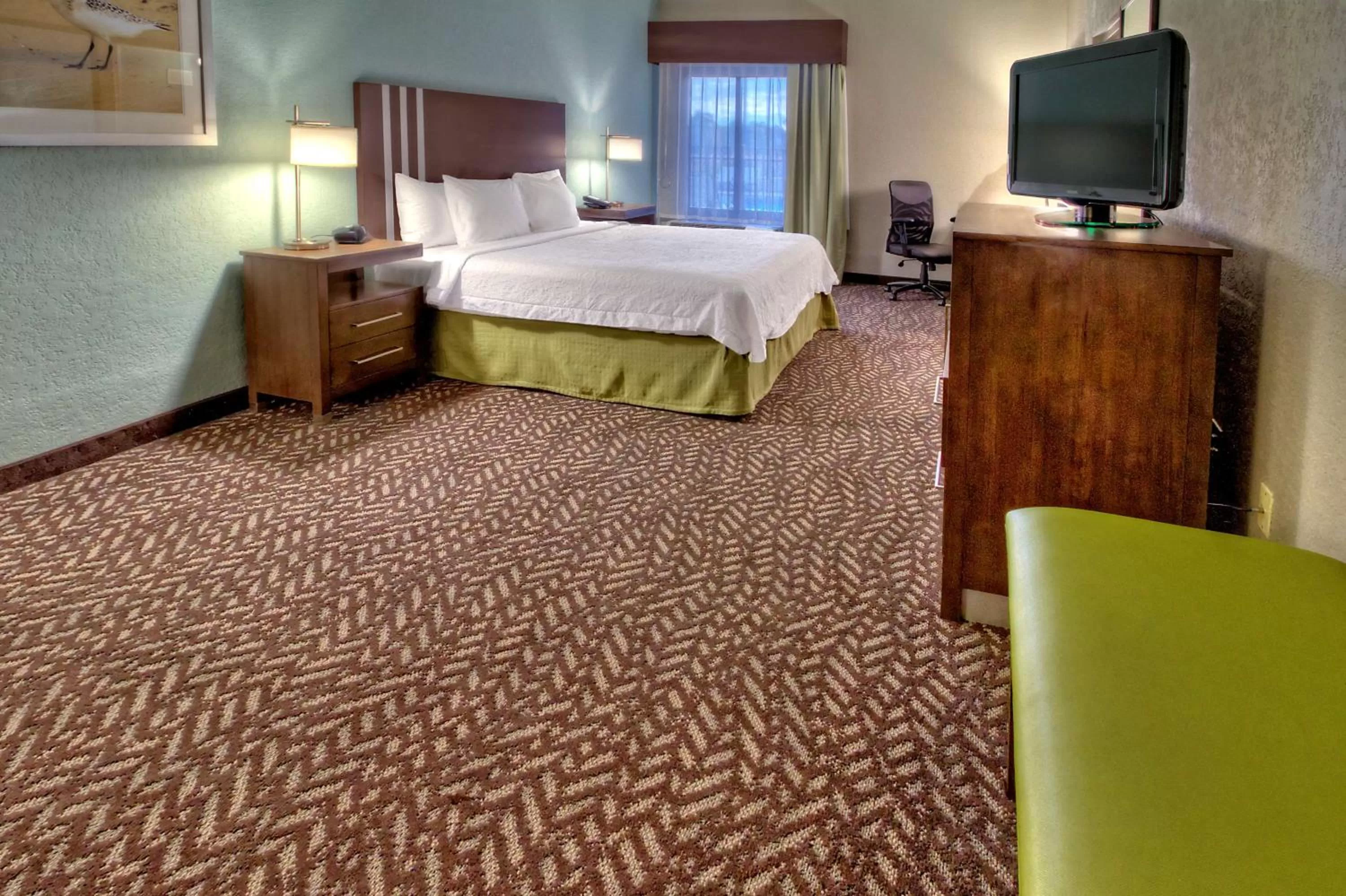 Bed in Hampton Inn Beaufort