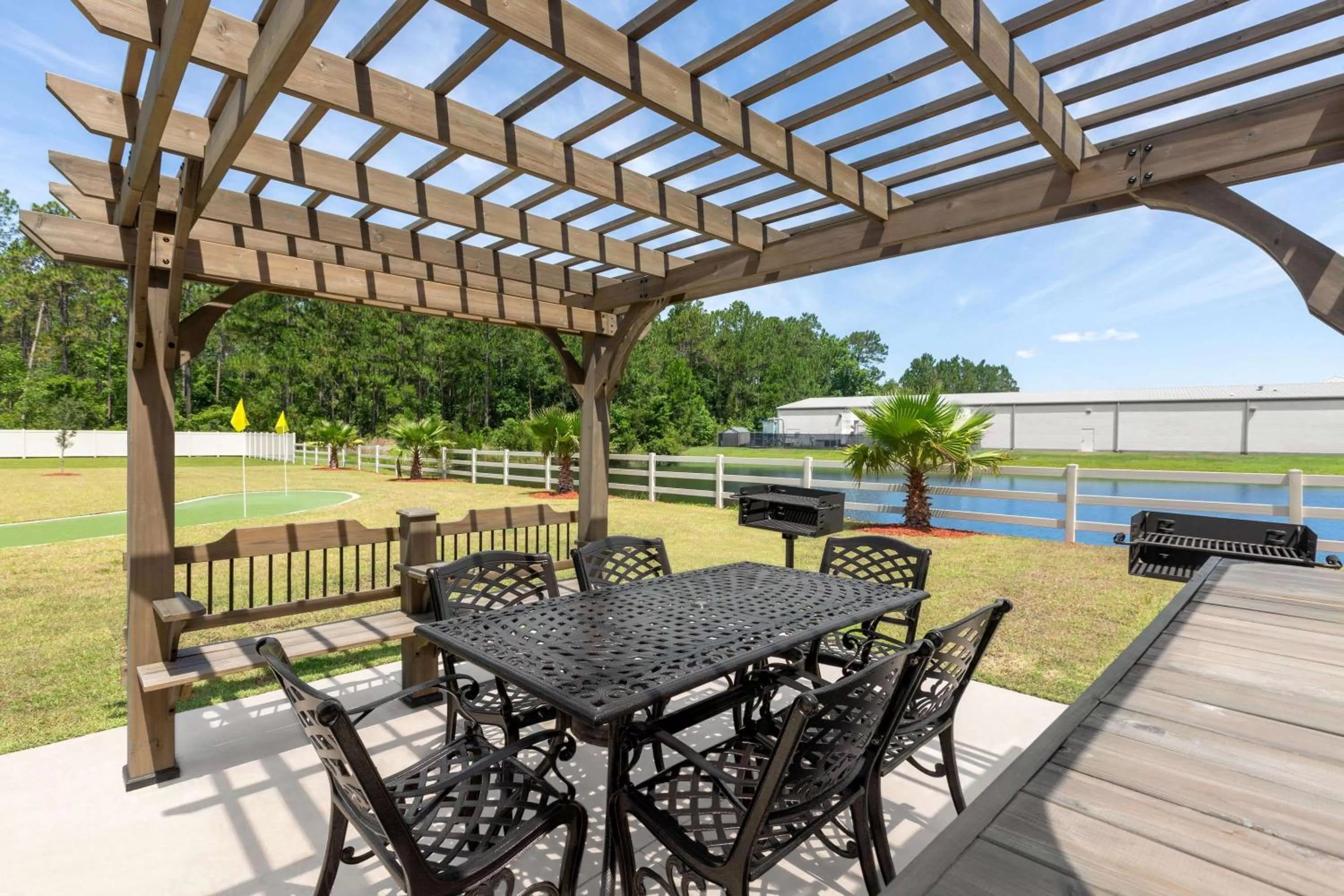 BBQ facilities in La Quinta Brunswick/Golden Isles