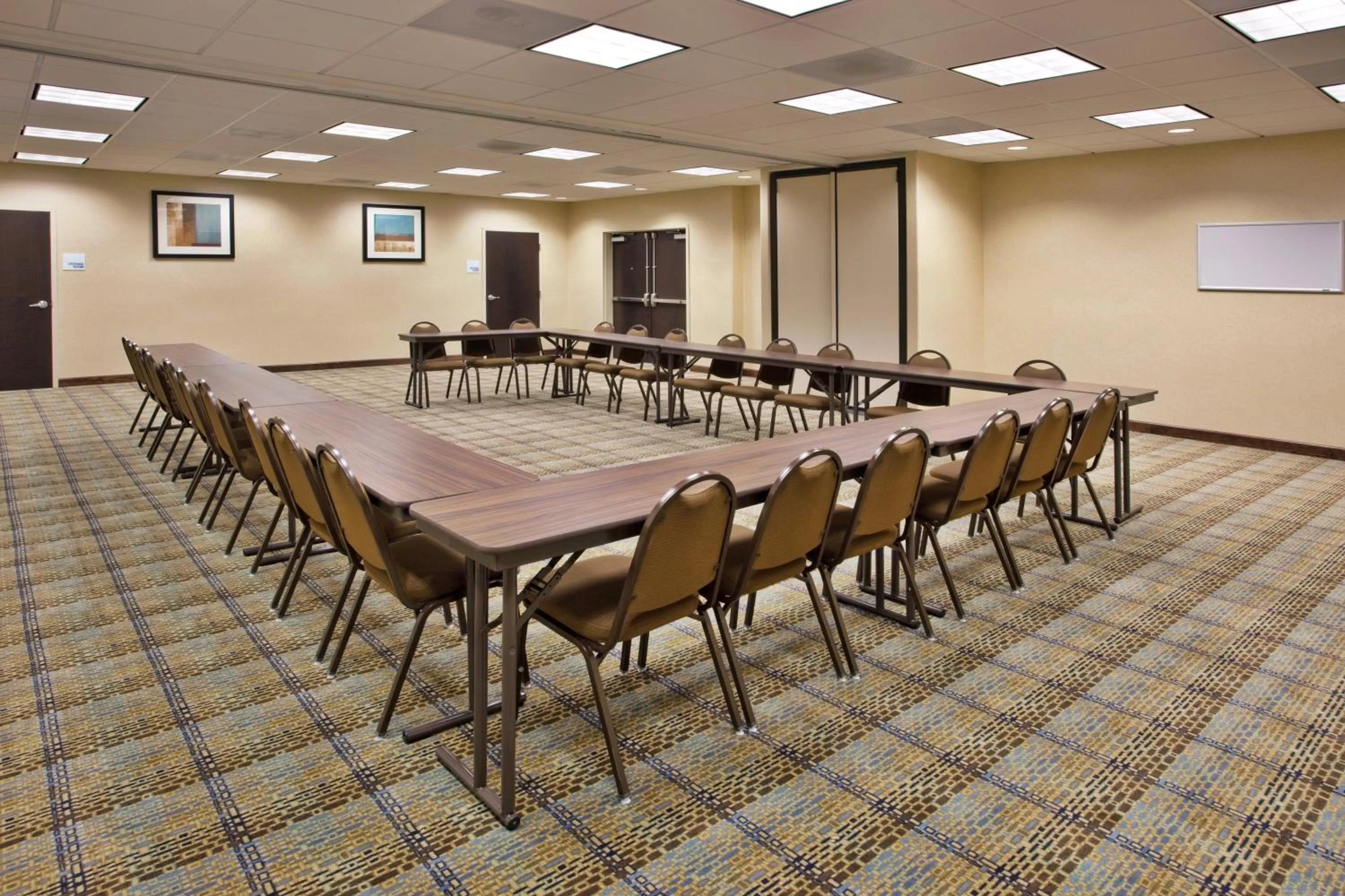 Meeting/conference room in Holiday Inn Express & Suites Moultrie by IHG