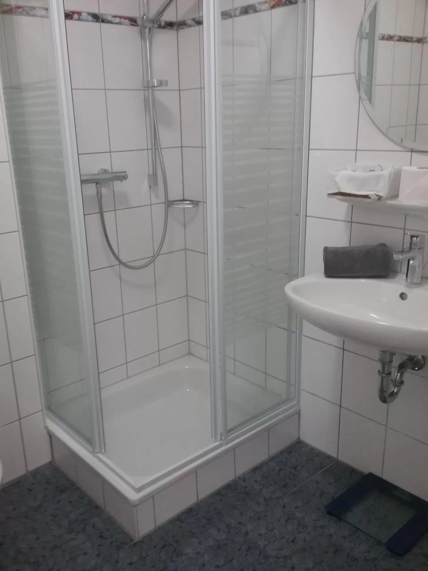 Photo of the whole room, Bathroom in Landhotel Garni am Mühlenwörth