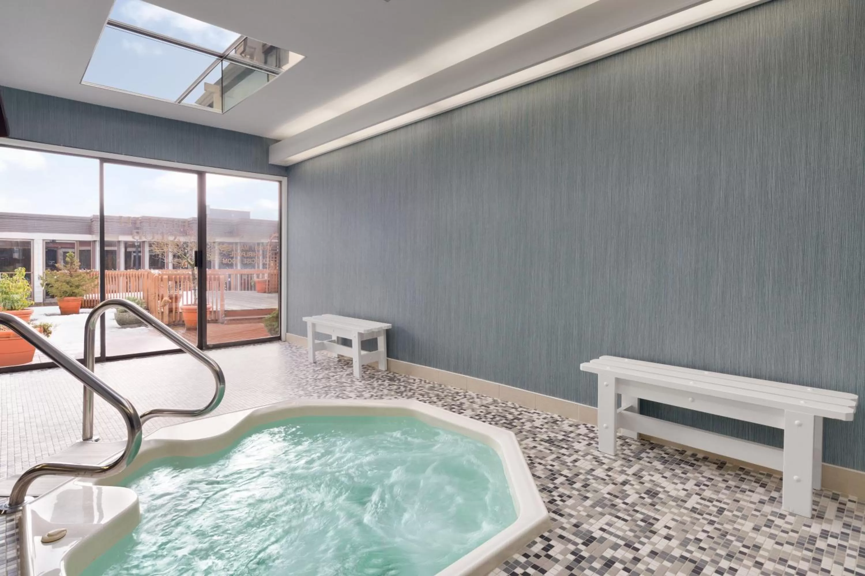 Fitness centre/facilities in Coast Discovery Inn