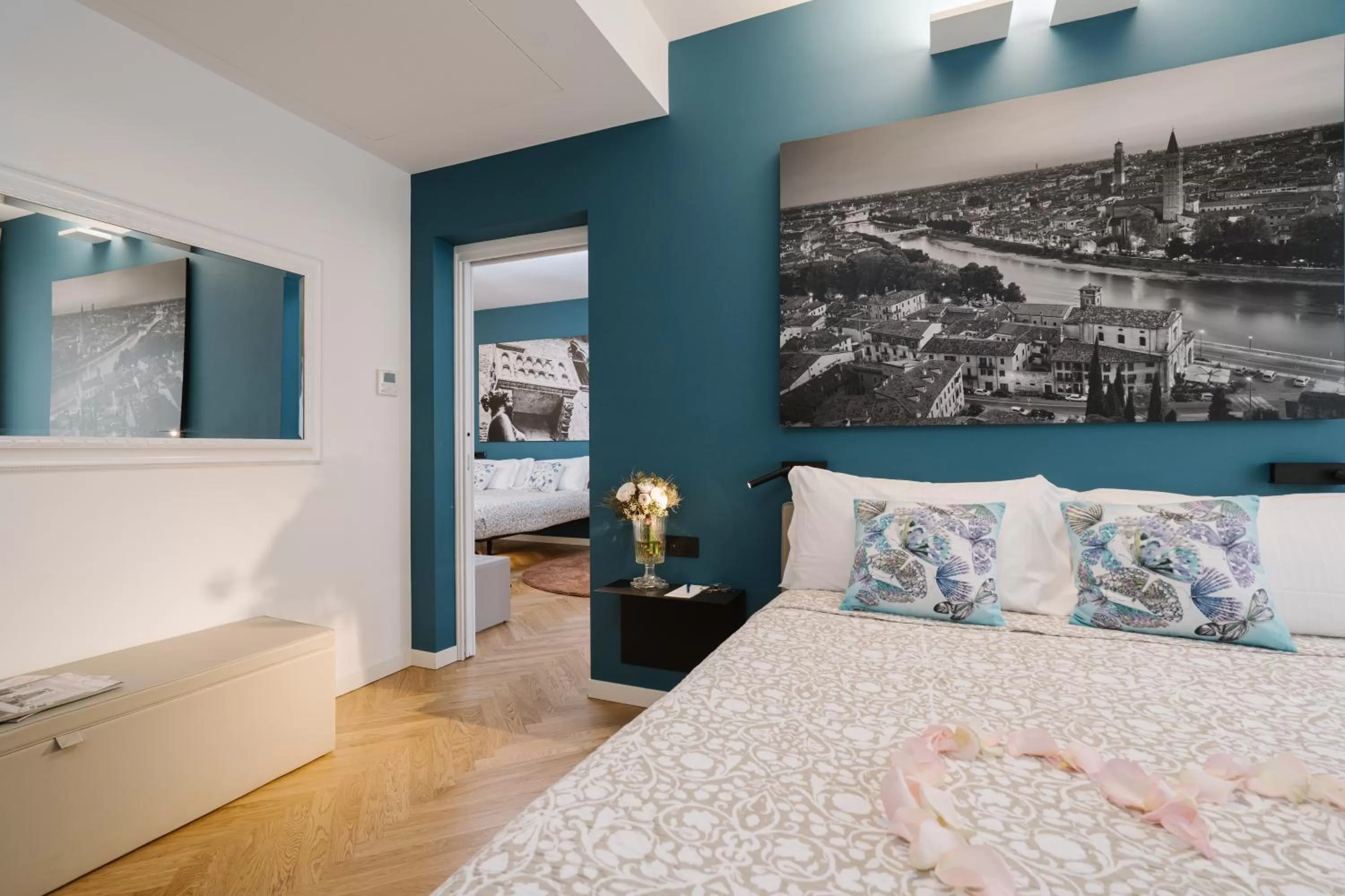 Photo of the whole room, Bed in Hotel Giulietta e Romeo ***S