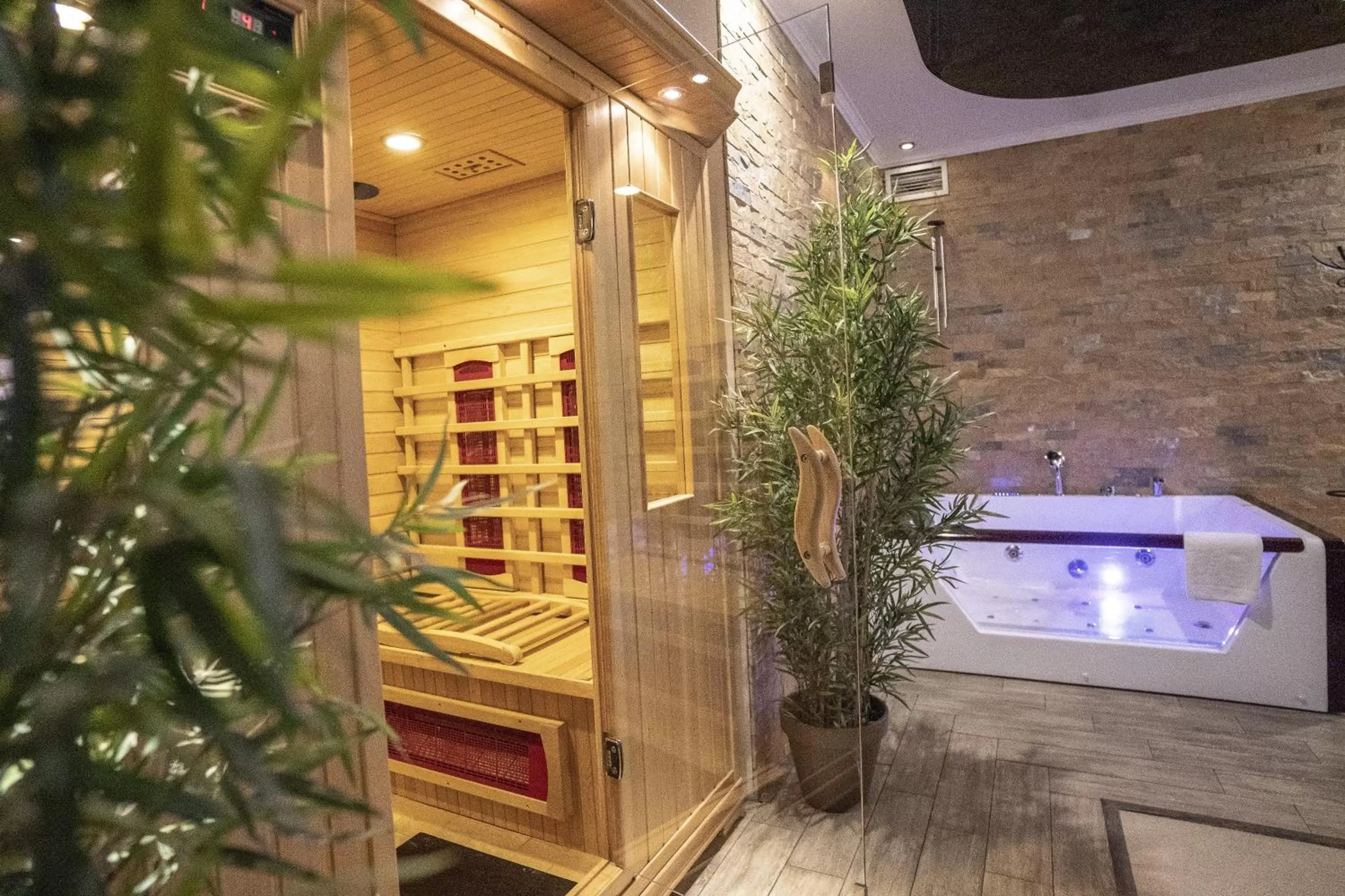 Spa and wellness centre/facilities in Madison - Square Sava