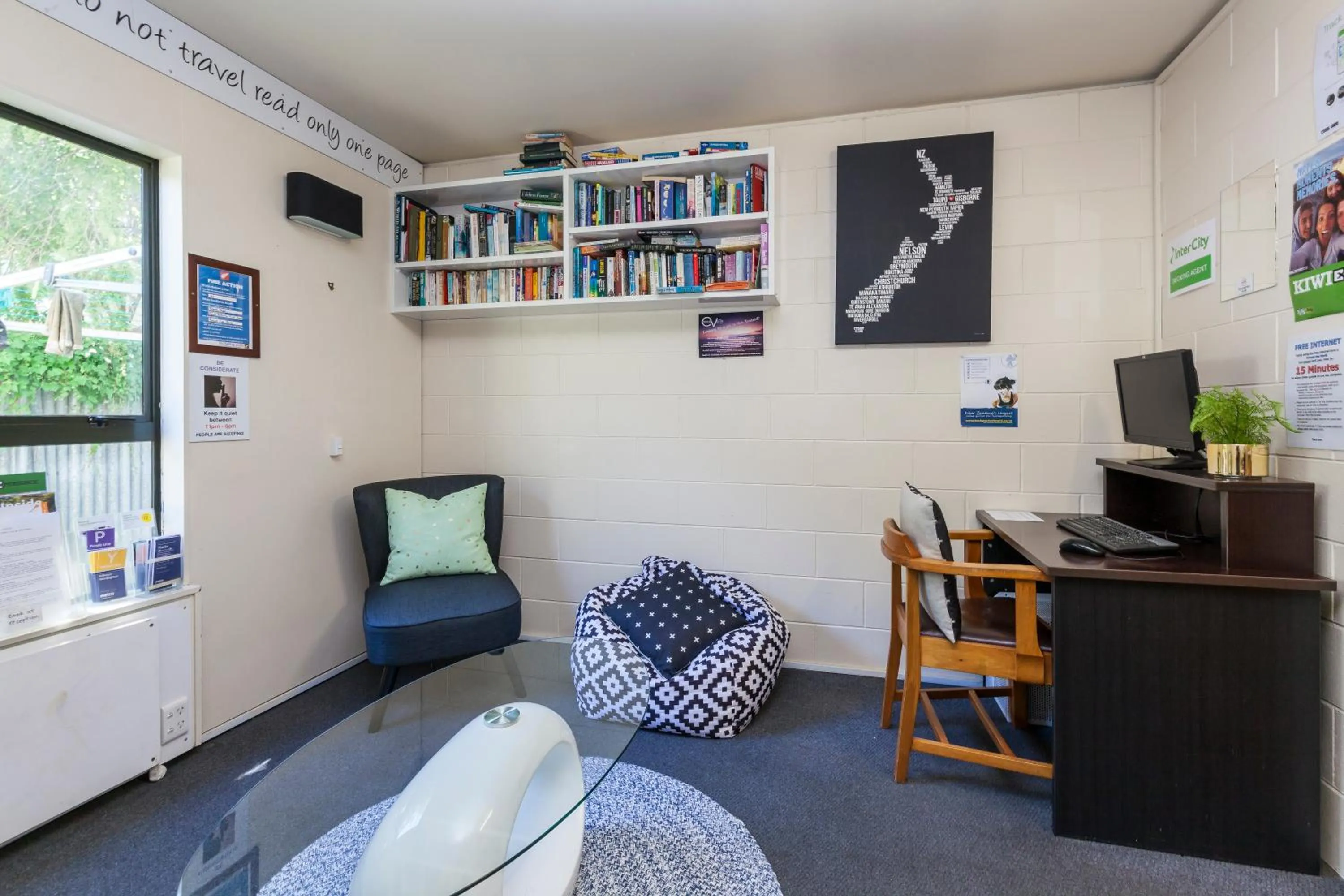 TV and multimedia in Around The World Backpackers