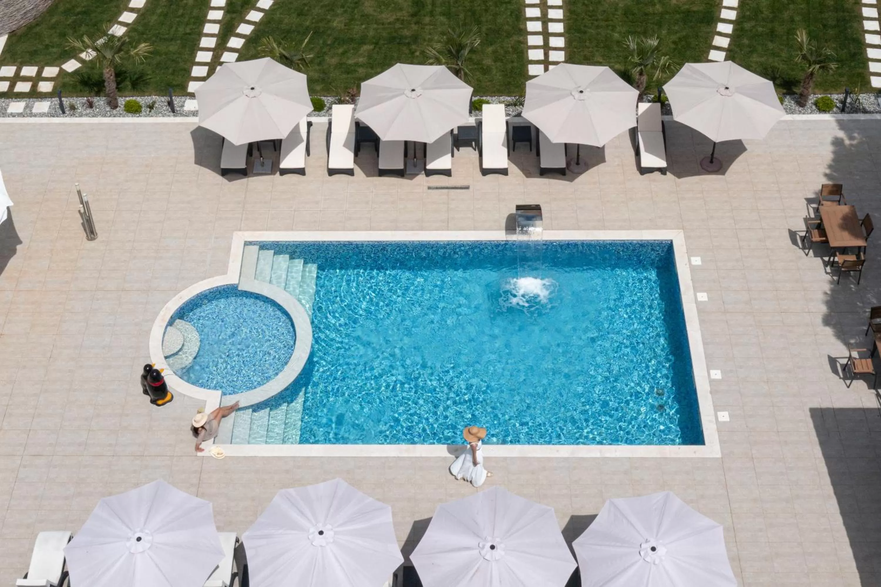 Swimming pool in Villa Sara