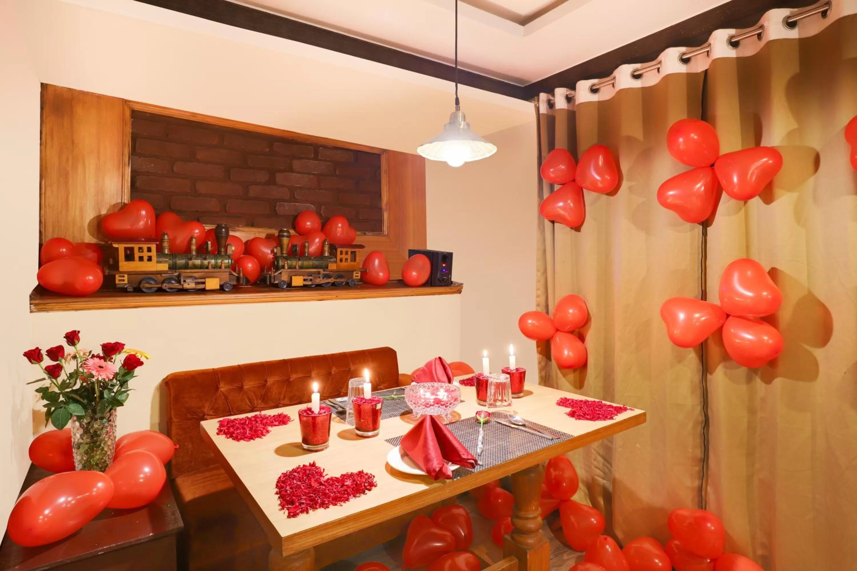 Restaurant/places to eat in Summit Hermon Hotel & Spa